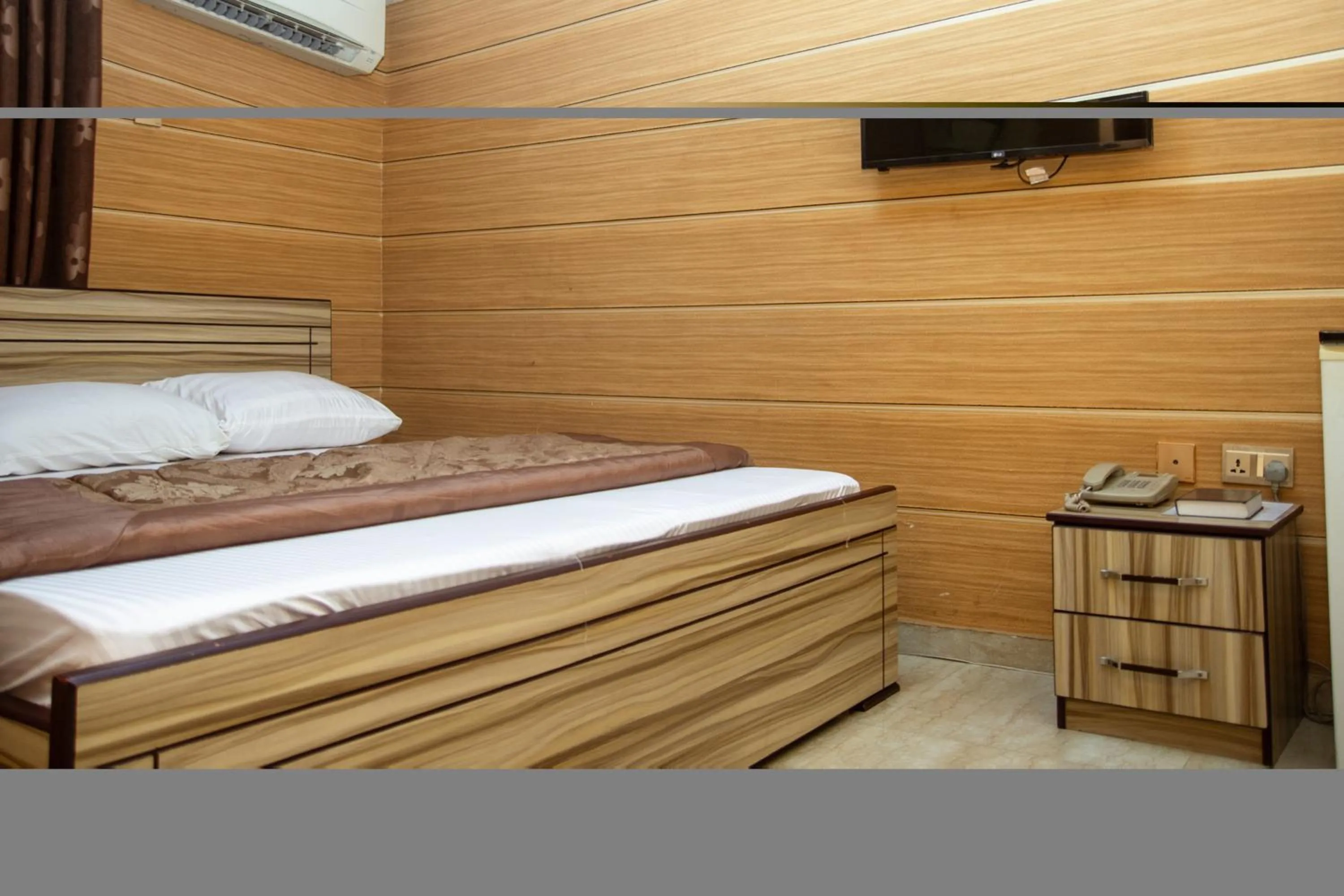 Photo of the whole room, Bed in Haffy Executive Hotels and Suite