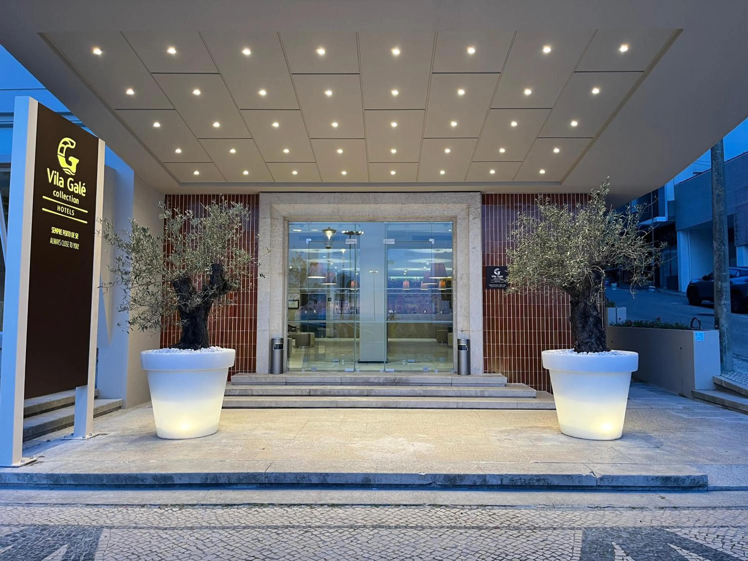Facade/entrance in Vila Gale Collection Figueira da Foz