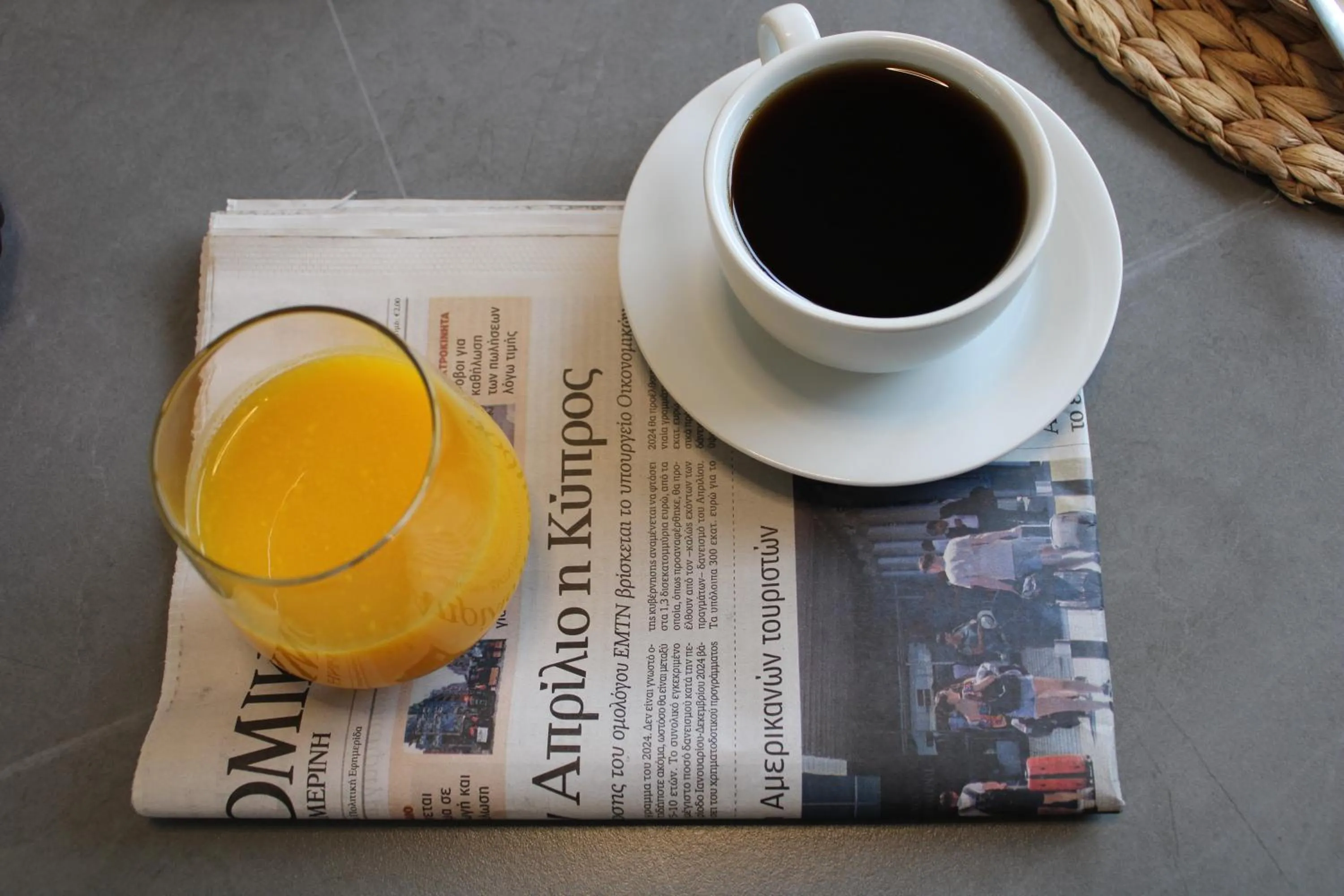 Coffee/tea facilities in Hypnos Residence