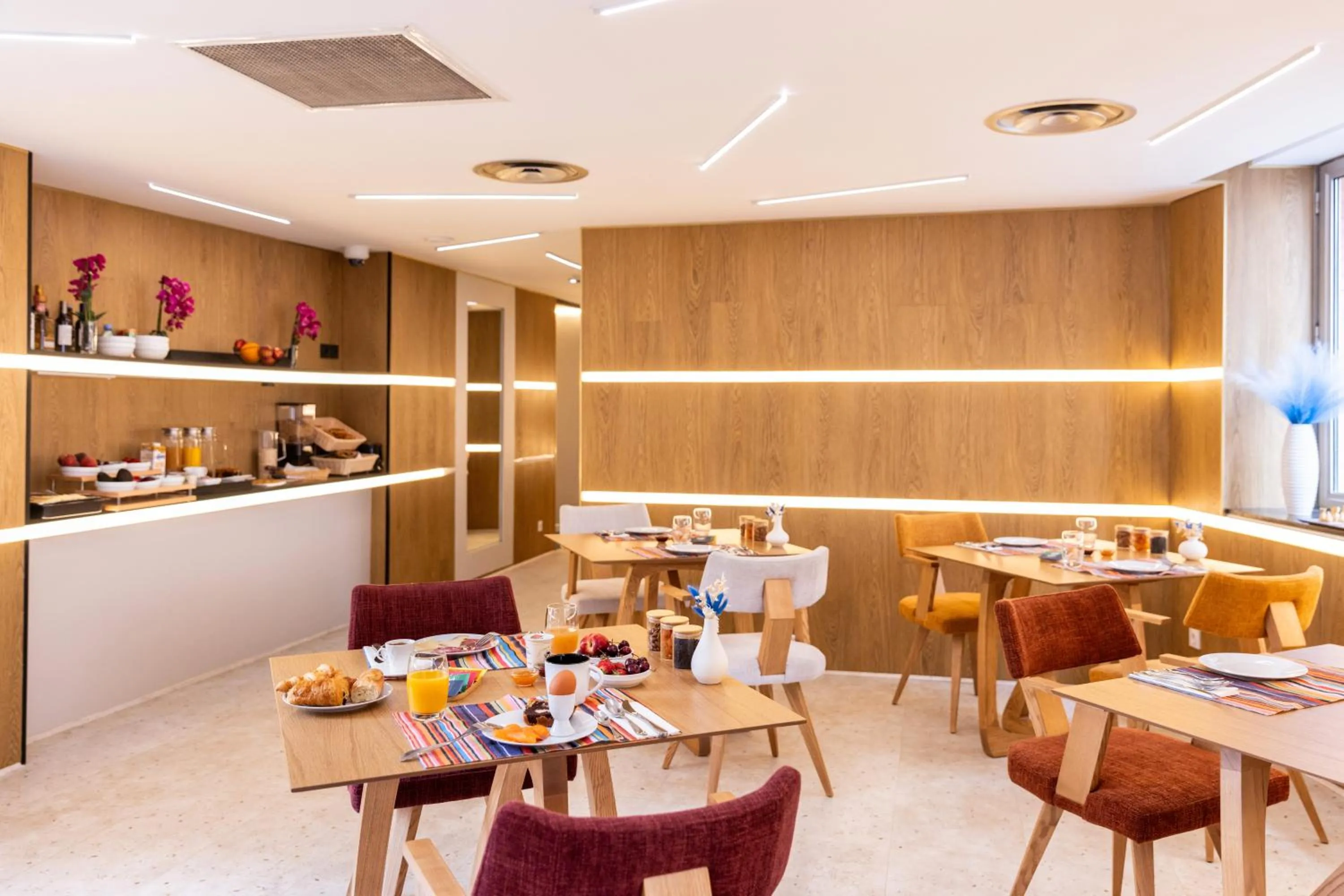 Lobby or reception in OVYO Hôtel