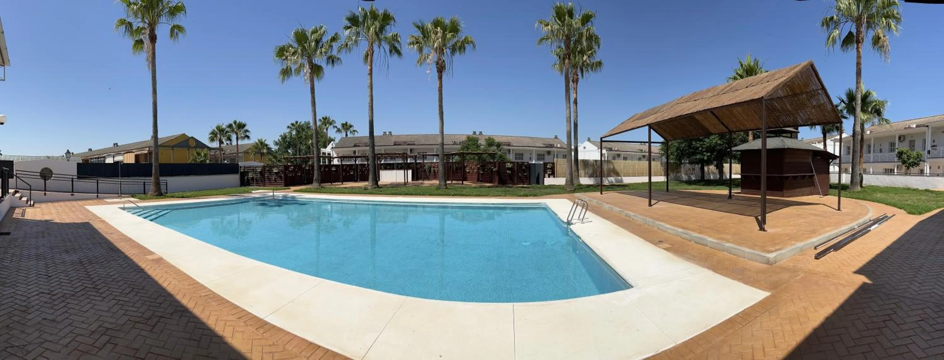 Swimming pool in Hospedium Hotel Sky Blu Torre de Sevilla