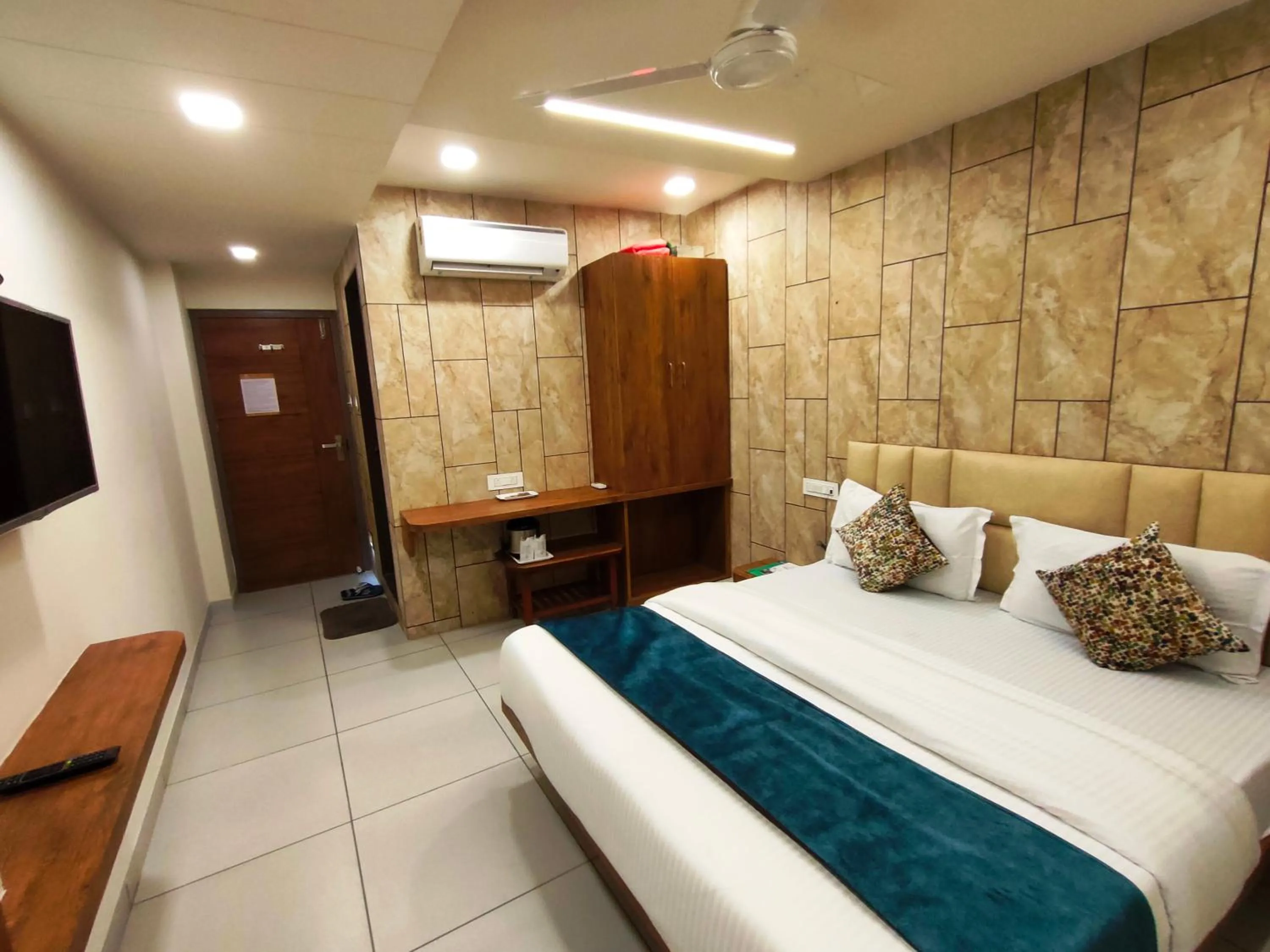 Bedroom, Bed in Hotel Kinara