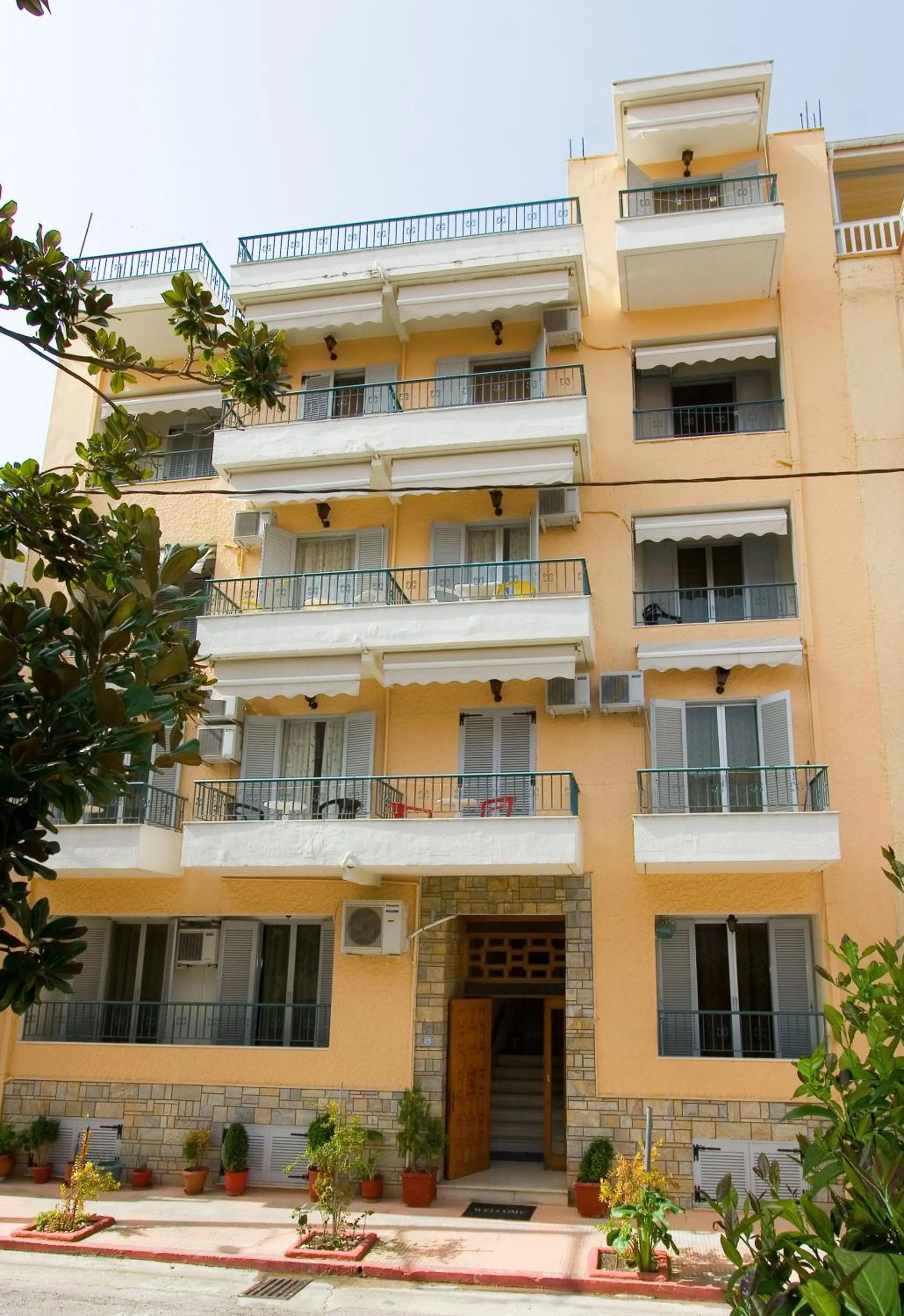 Facade/entrance in Orion Studios