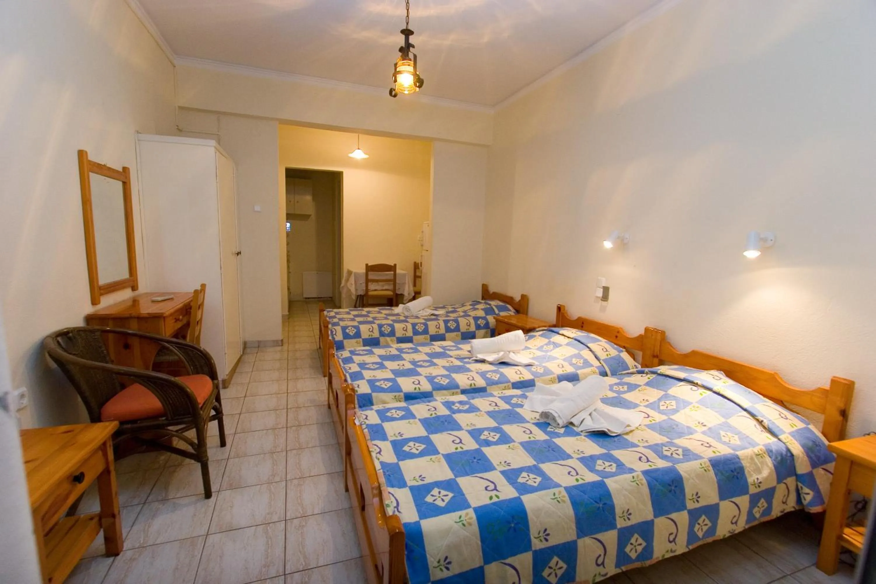 Shower, Bed in Orion Studios