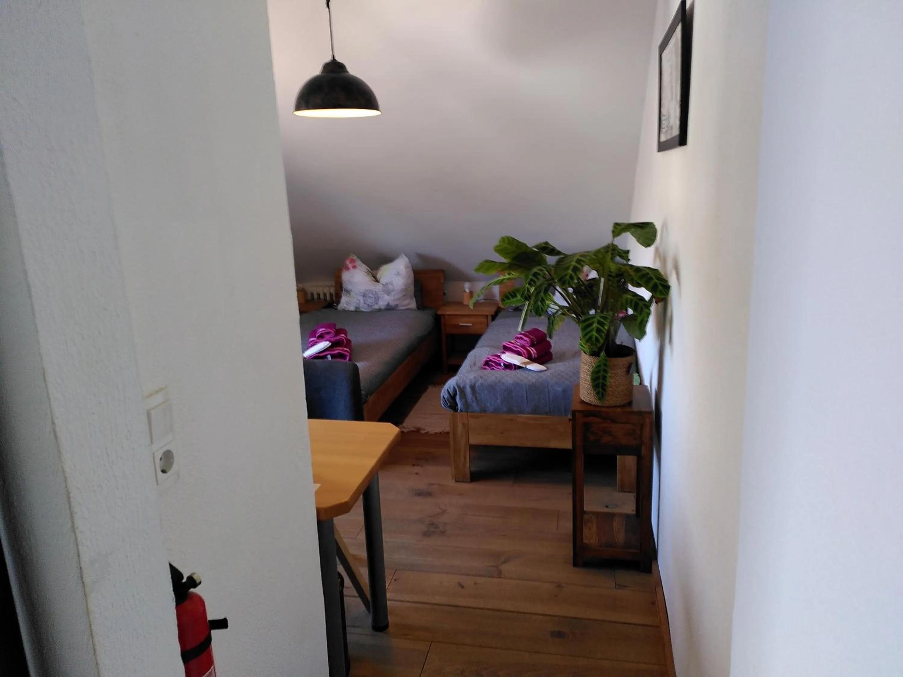 Double or Twin Room with Private Bathroom - single occupancy in ZUR POST - HÜLCHRATH