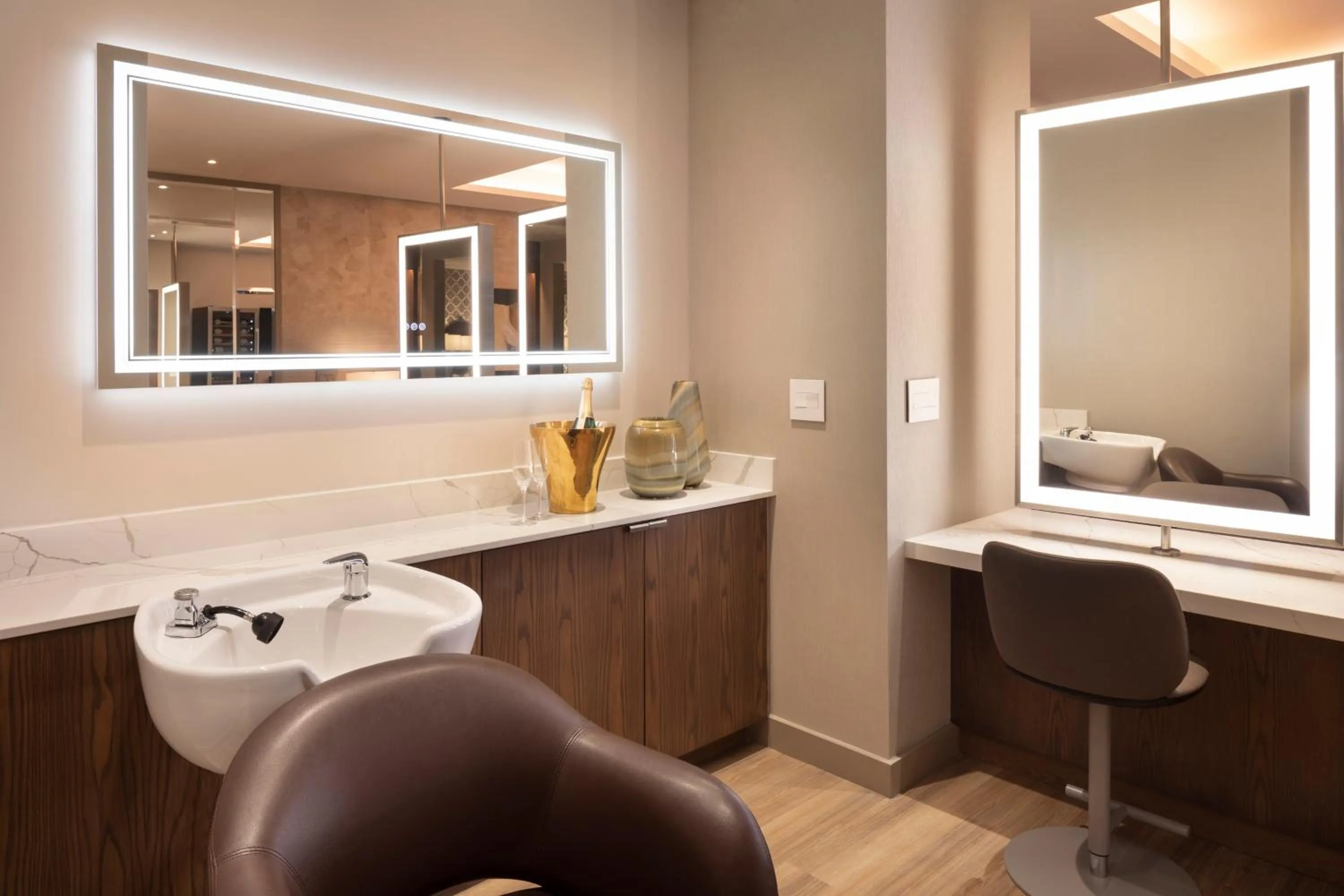 wedding in Caesars Republic Scottsdale, a Hilton Hotel