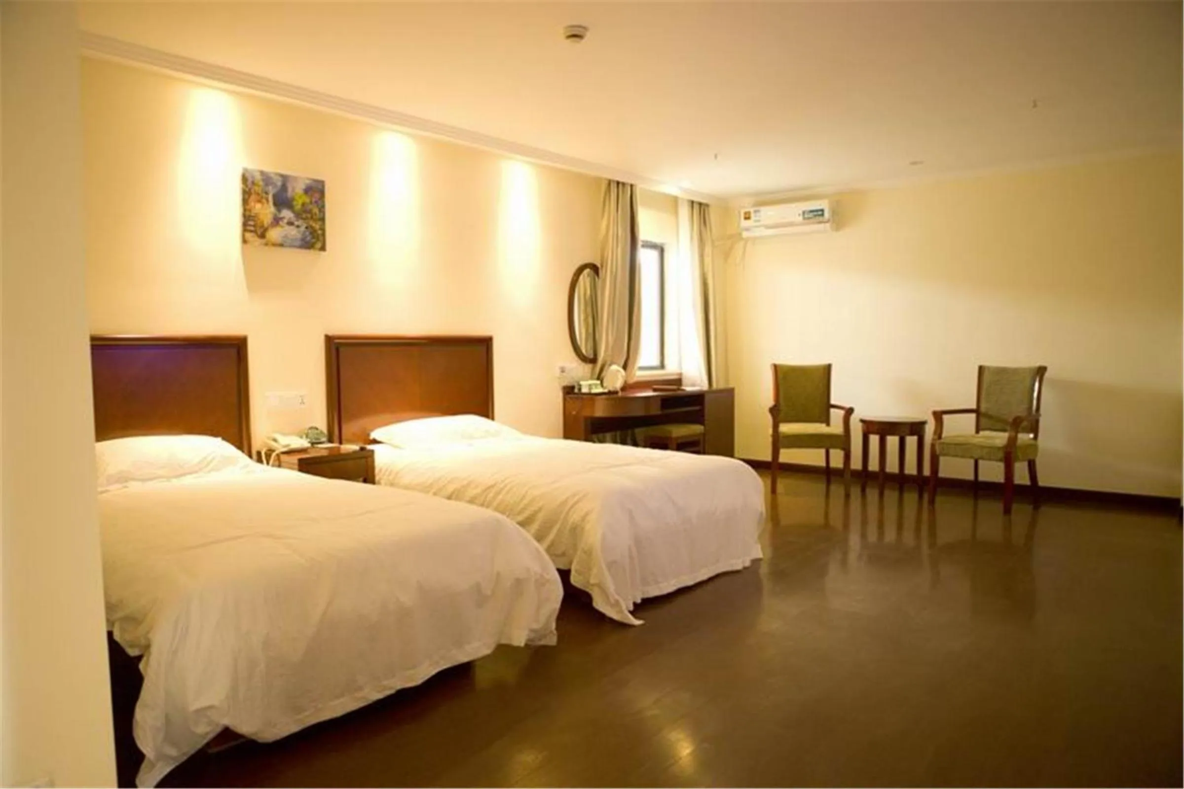 Bed in GreeTree Inn JiangSu Suzhou Taiping High-speed North Station Express Hotel