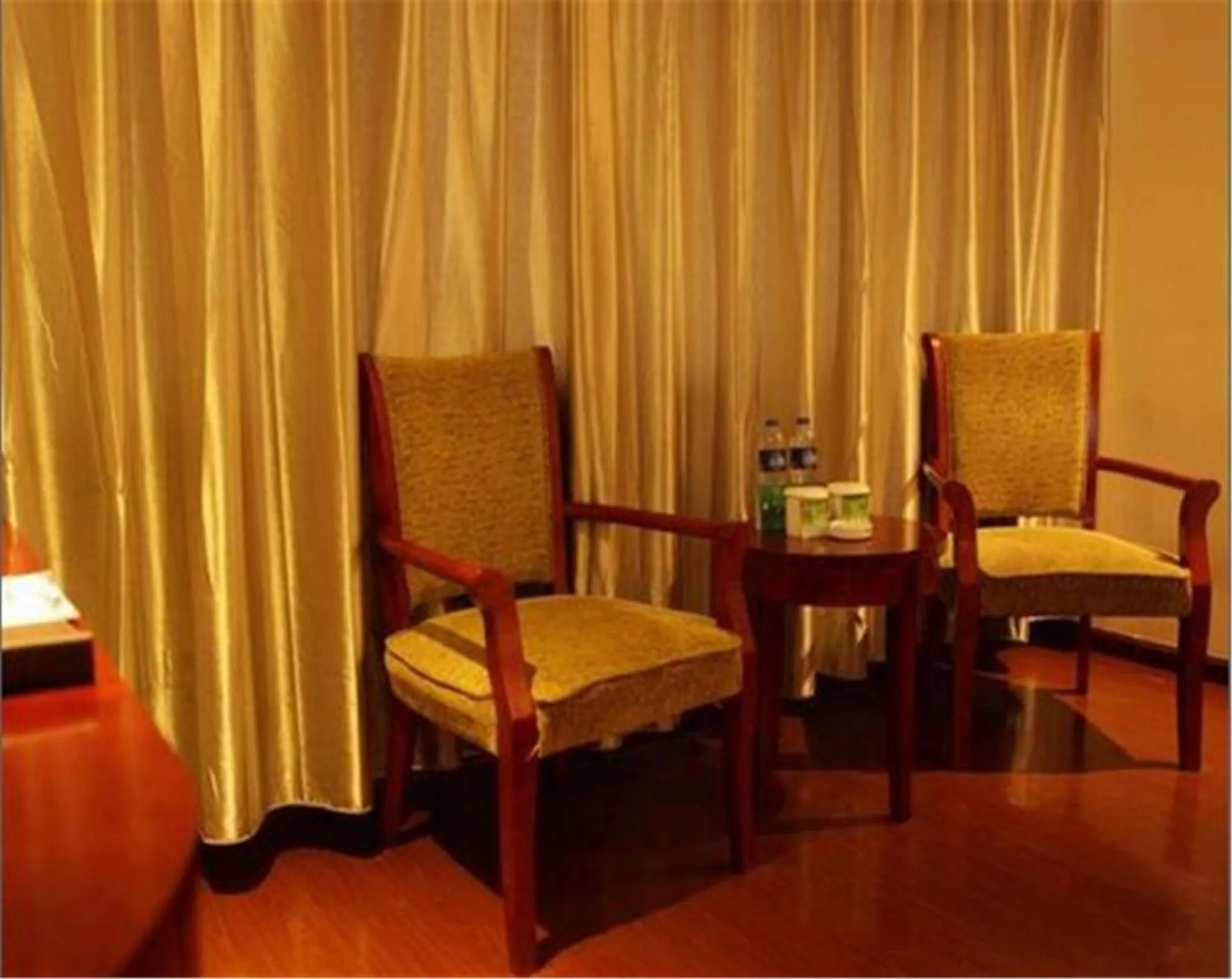 Seating area in GreeTree Inn JiangSu Suzhou Taiping High-speed North Station Express Hotel