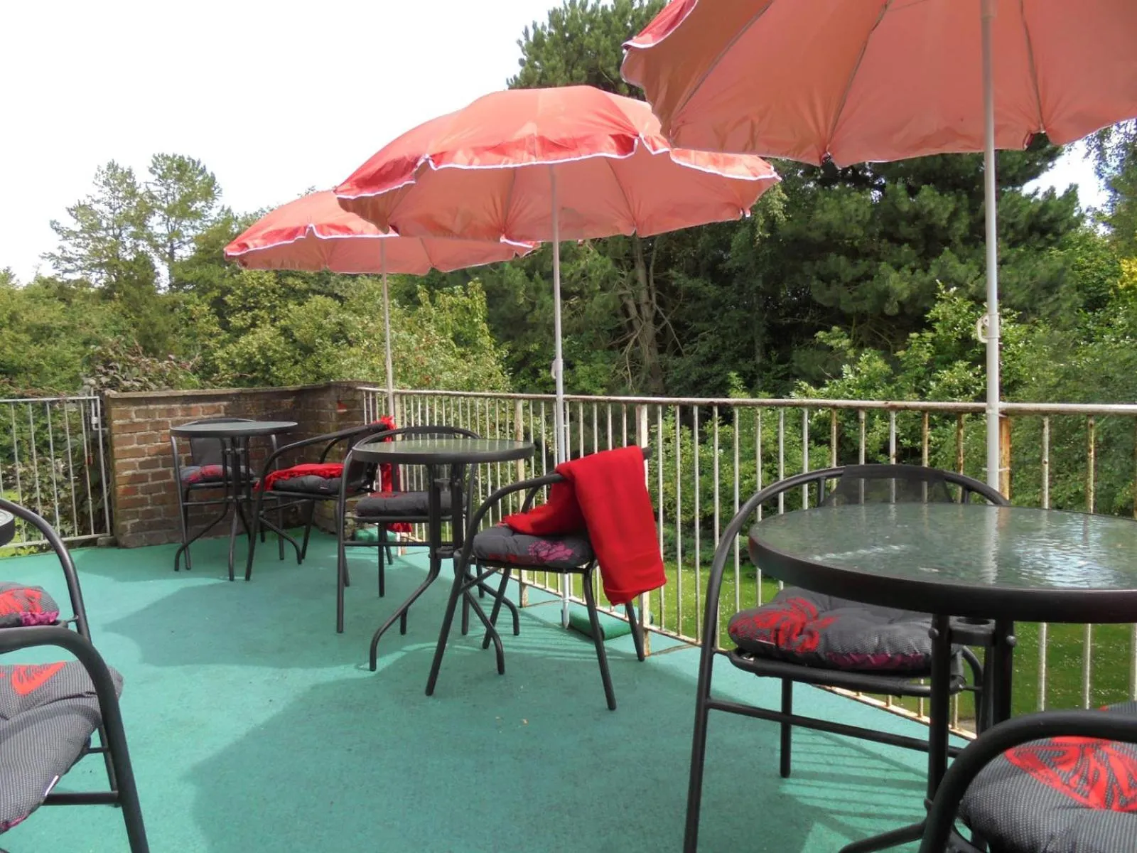 Garden view in Bed & Breakfast Sirius