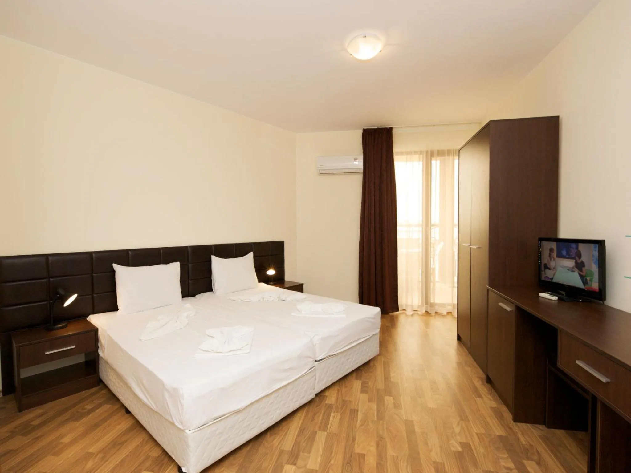 Bed in Hotel Golden Ina - Ultra All Inclusive - Beachfront