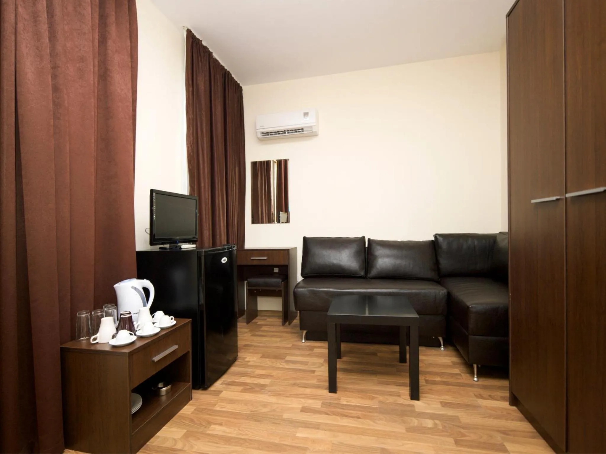 Communal lounge/ TV room in Hotel Golden Ina - Ultra All Inclusive - Beachfront