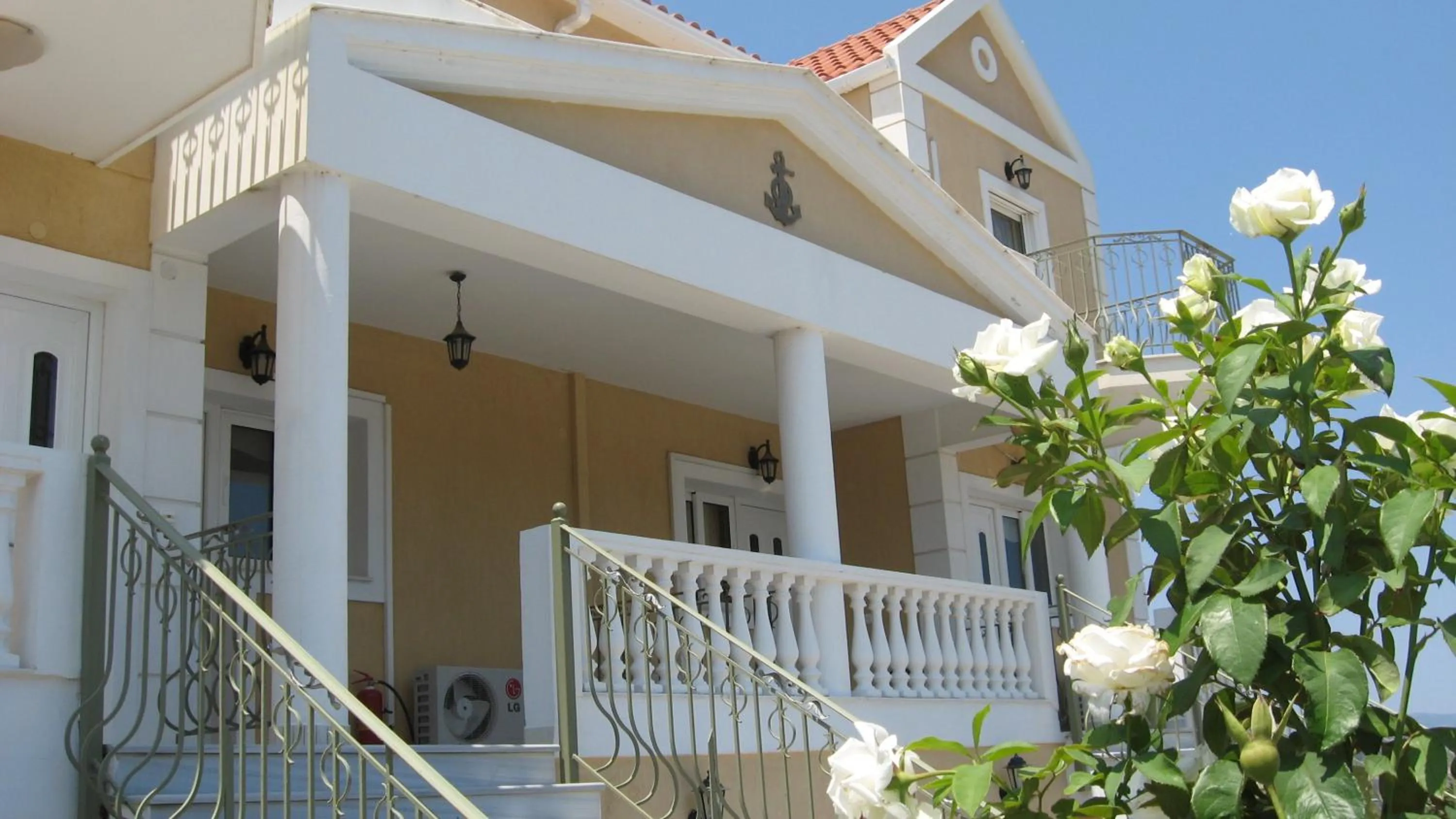 Facade/entrance in Irini's Villa