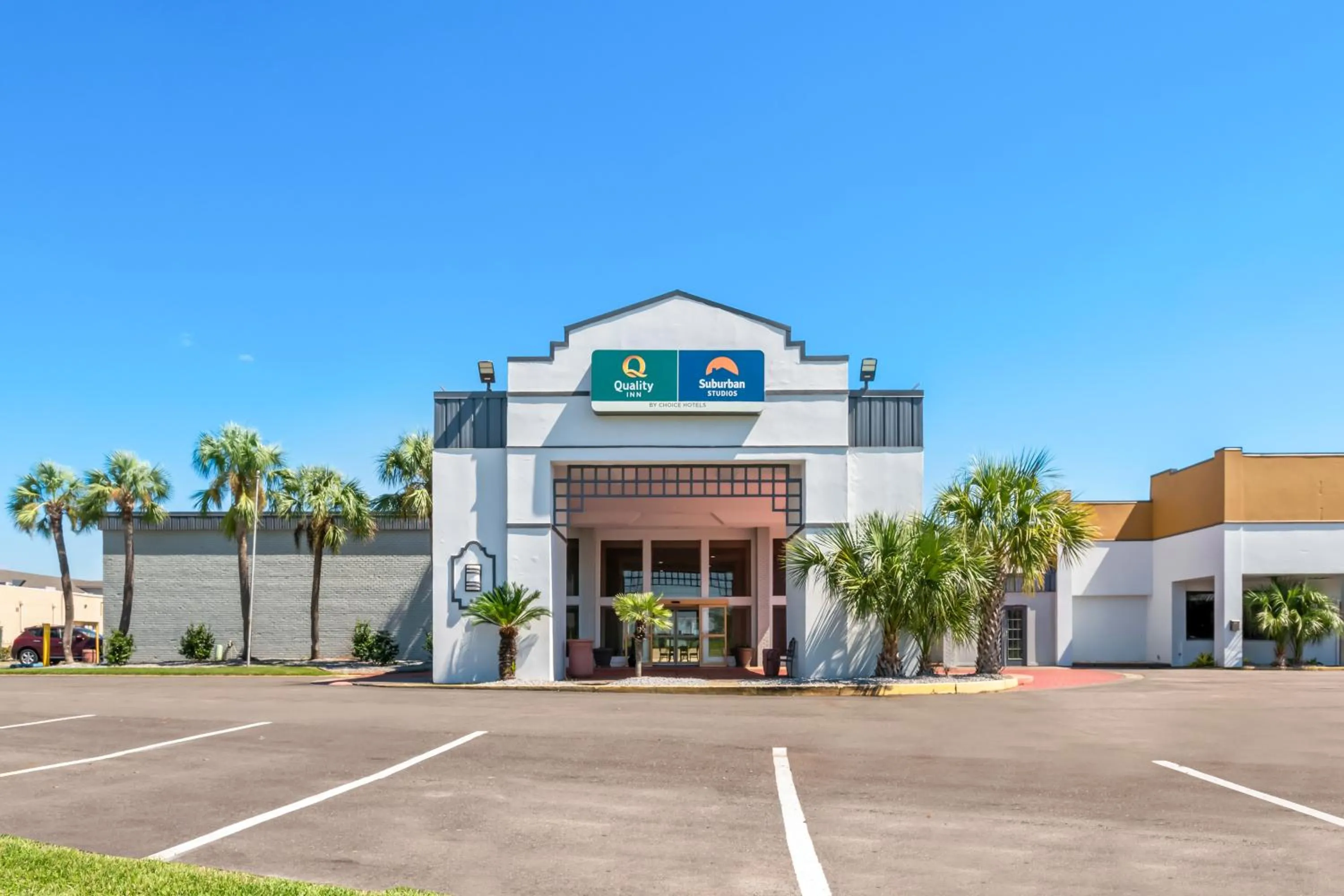 Property building in Suburban Studios Slidell I-10