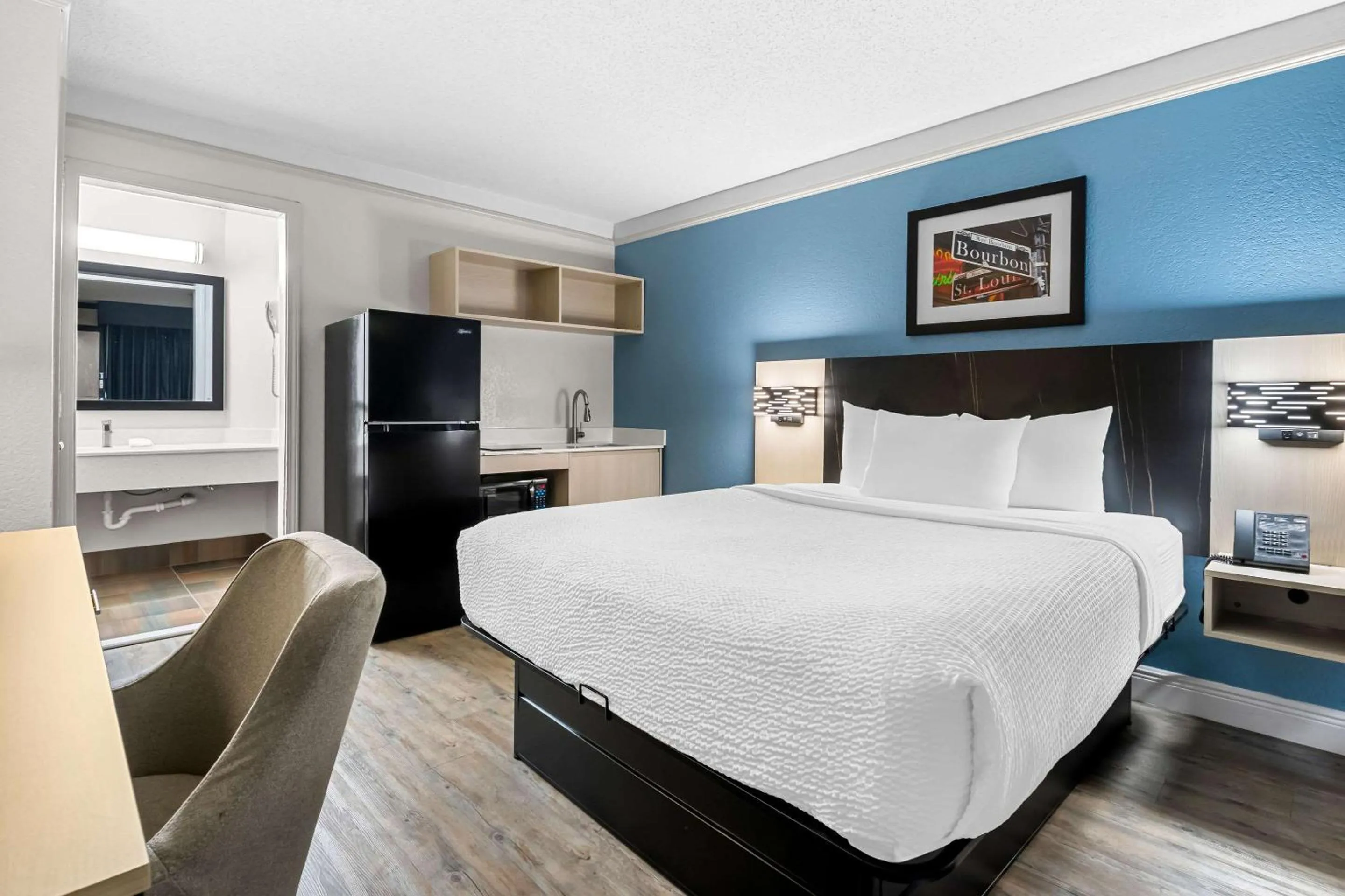 Bedroom, Bed in Suburban Studios Slidell I-10