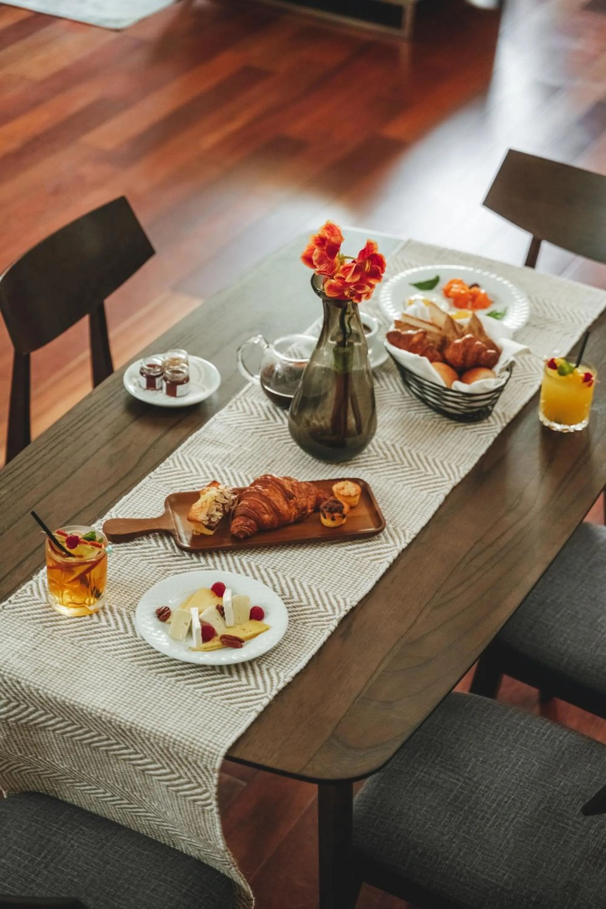 Food and drinks in Rawasi Hotel Apartments