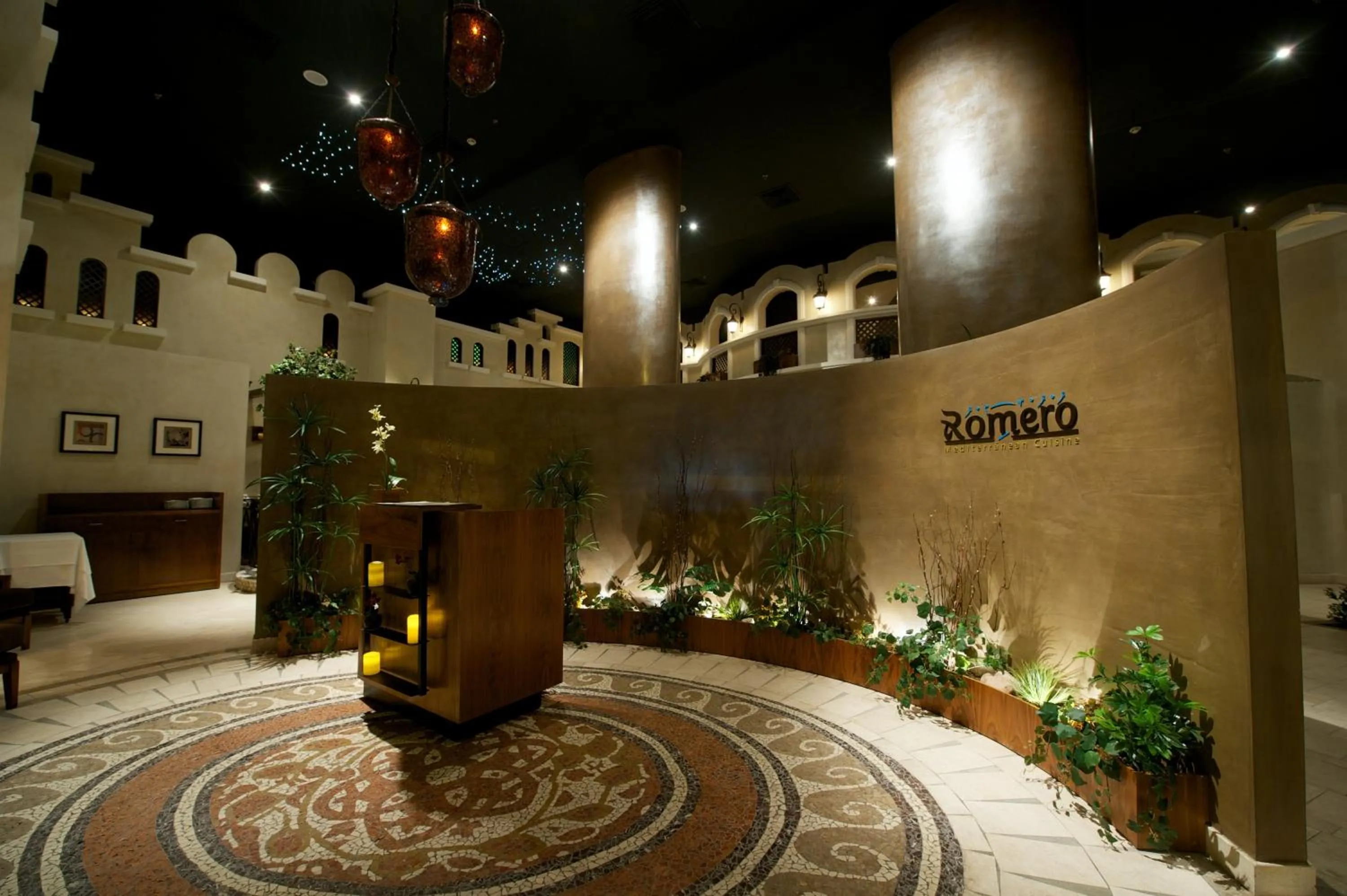 Restaurant/places to eat in Al Rawasi Hotel Suites