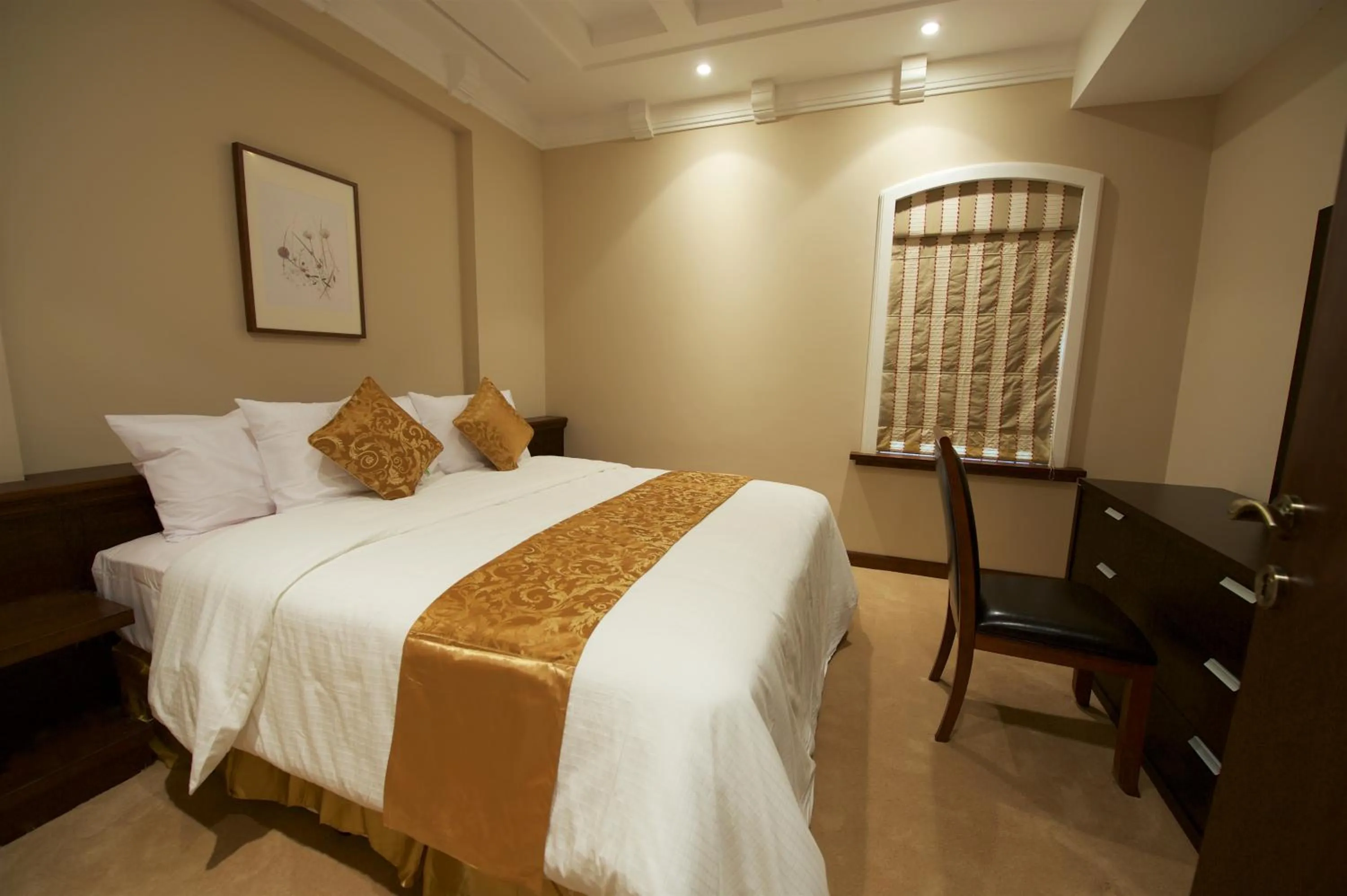 Bedroom, Bed in Al Rawasi Hotel Suites