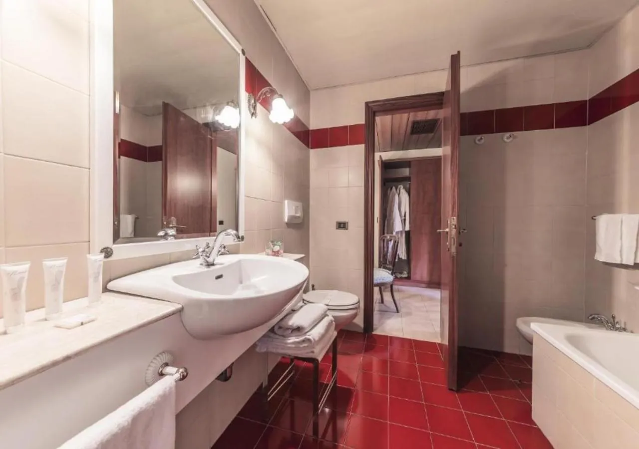 Bathroom in Grand Hotel Telese