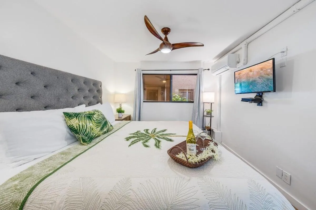 Bed in Lauloa 105 · LOA 105 2BD OceanFront Getaway w AC Pool