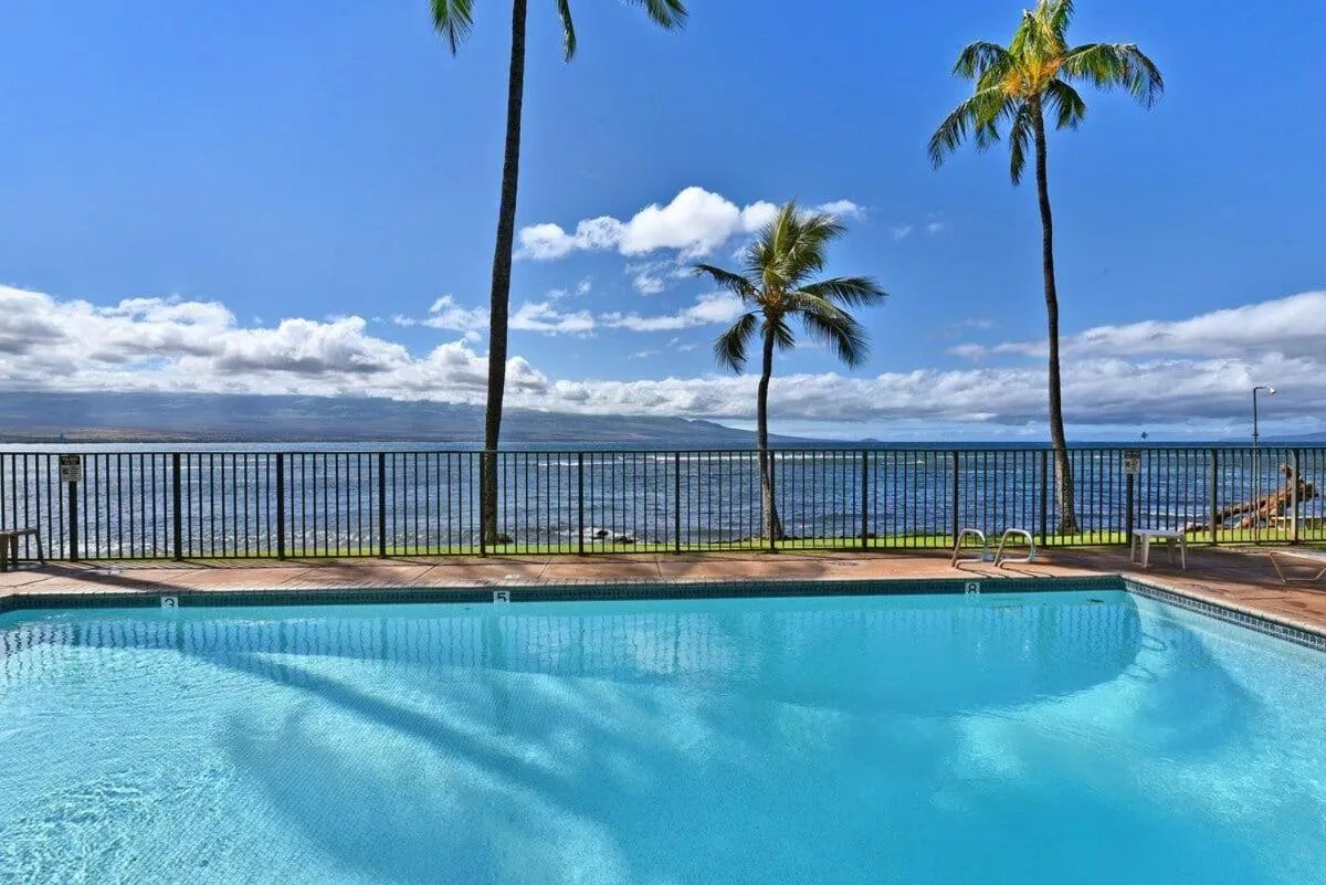 Lauloa 105 · LOA 105 2BD OceanFront Getaway w AC Pool
