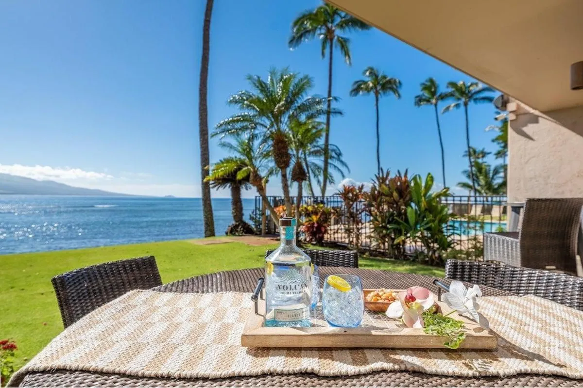 Lauloa 105 · LOA 105 2BD OceanFront Getaway w AC Pool