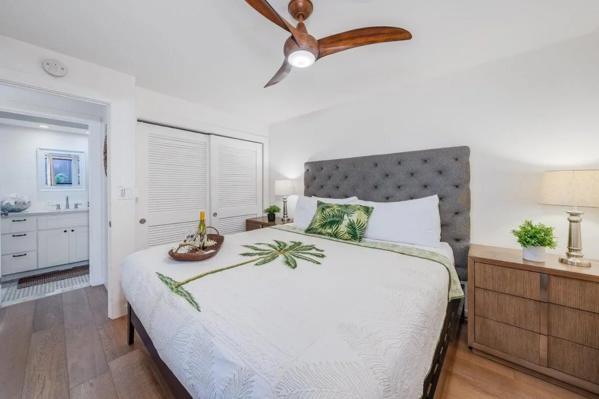 Bed in Lauloa 105 · LOA 105 2BD OceanFront Getaway w AC Pool