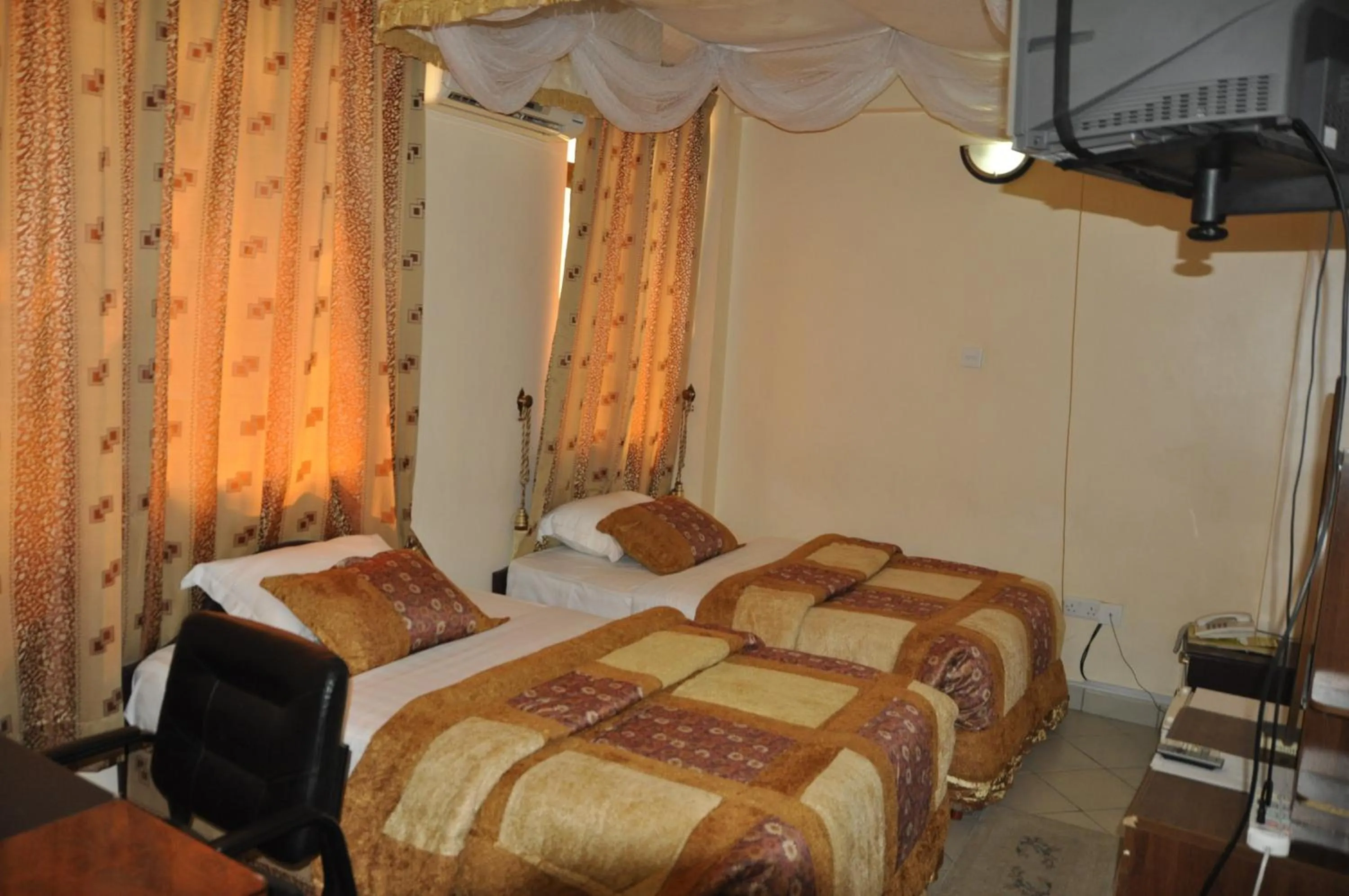 Bedroom, Bed in Rich Hotel