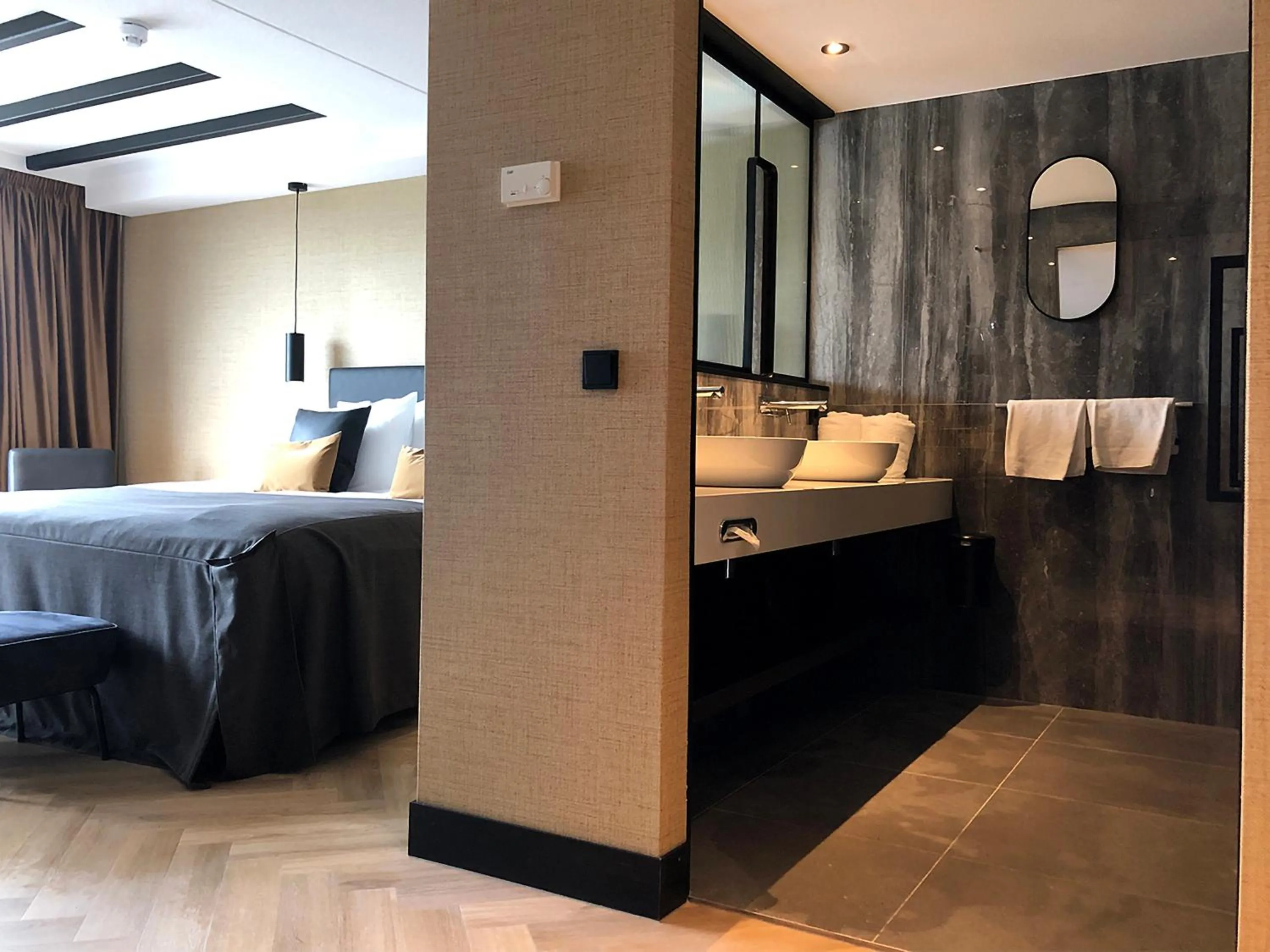 Bathroom, Bed in Van der Valk Cuijk - Nijmegen