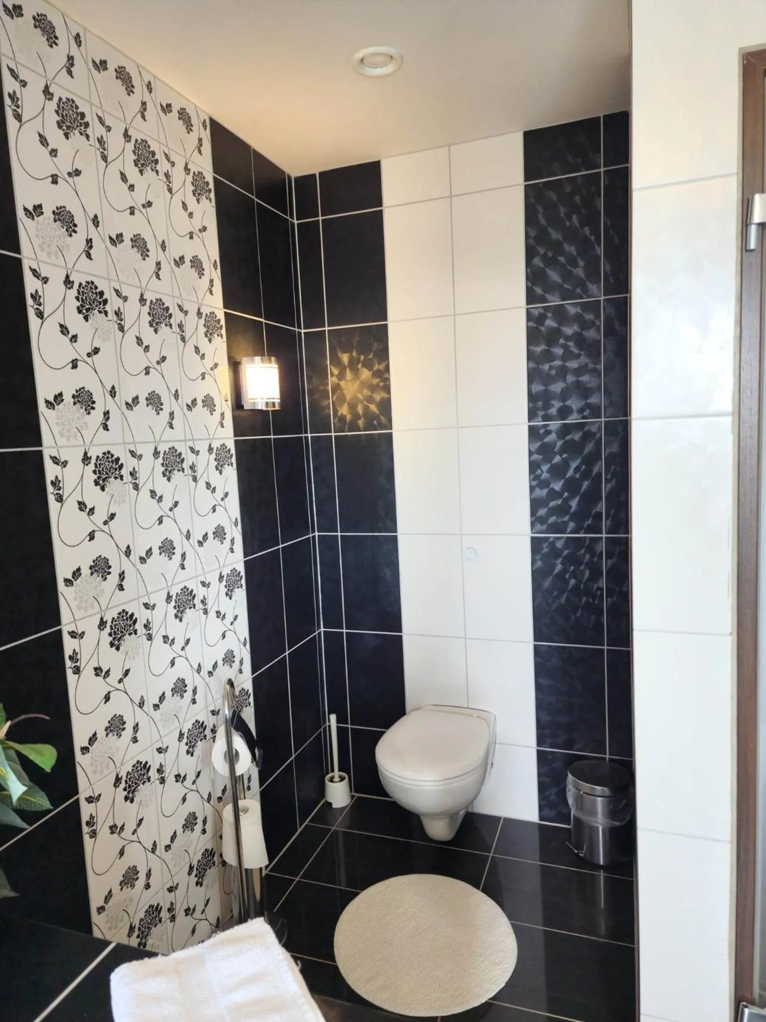 Toilet in Kiljan Apartments & Rooms