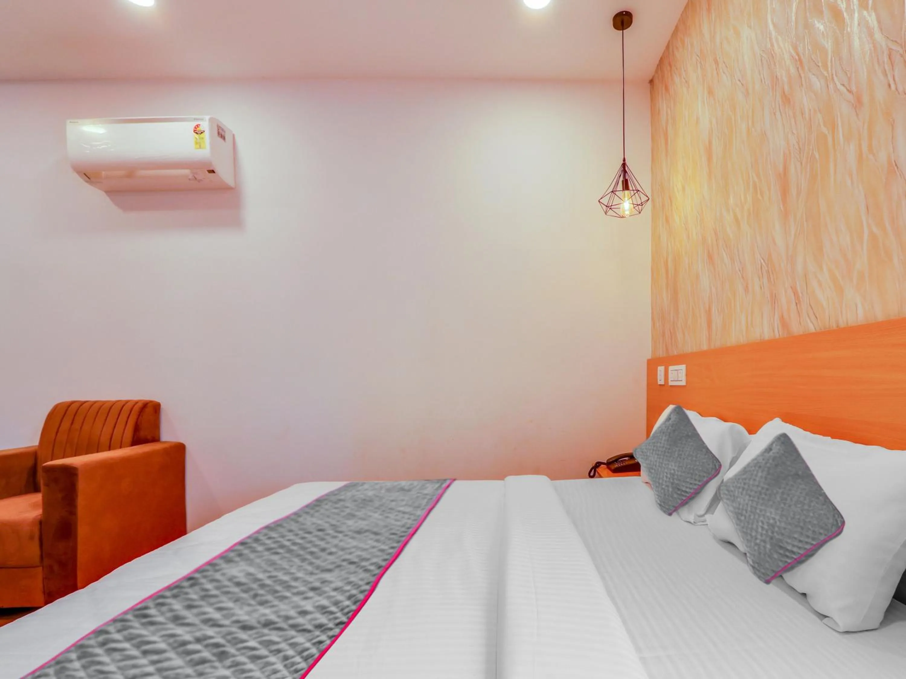 Bedroom, Bed in Super Townhouse CASA GRAND