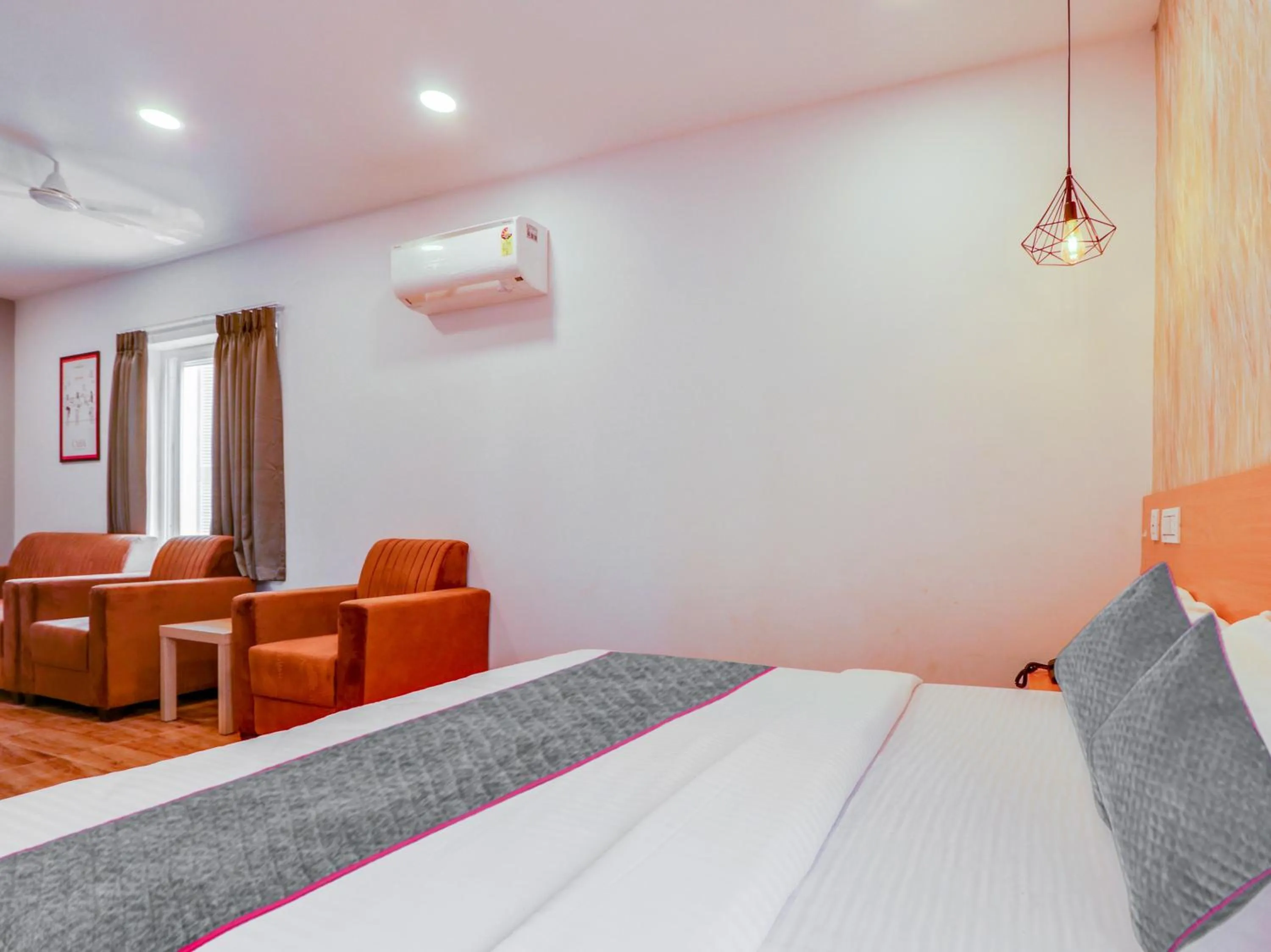 Bedroom, Bed in Super Townhouse CASA GRAND