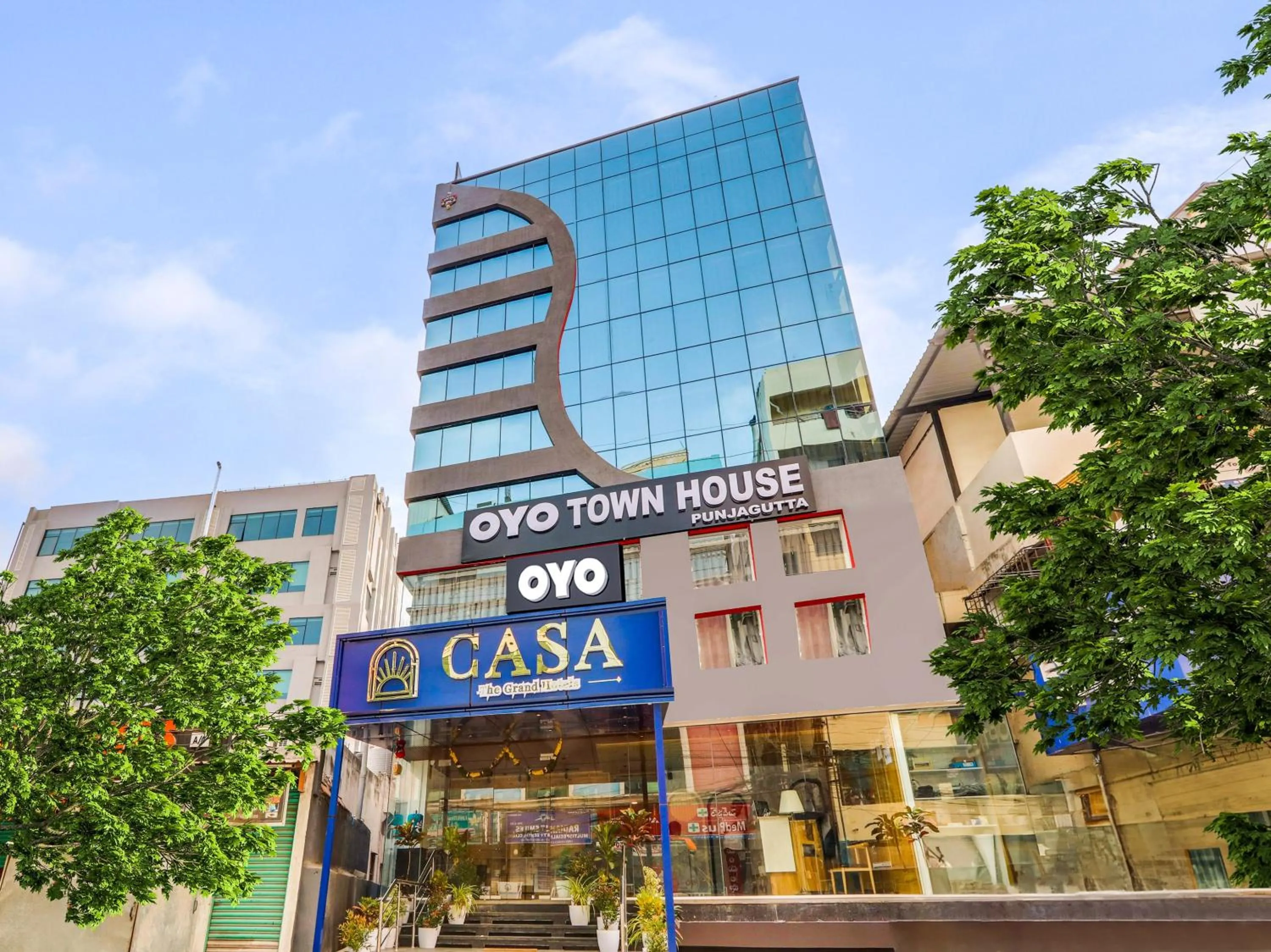 Facade/entrance in Super Townhouse CASA GRAND