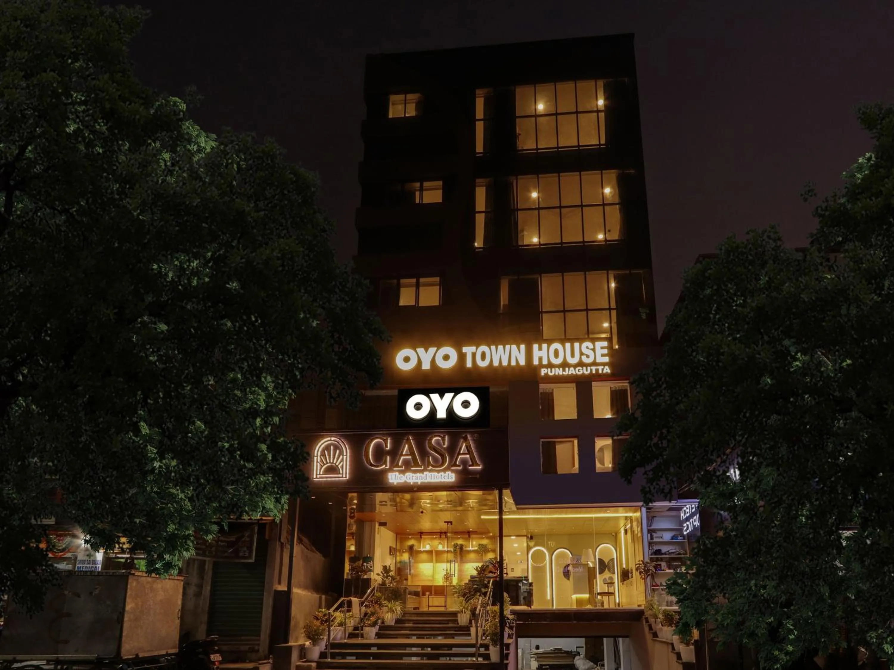 Facade/entrance in Super Townhouse CASA GRAND