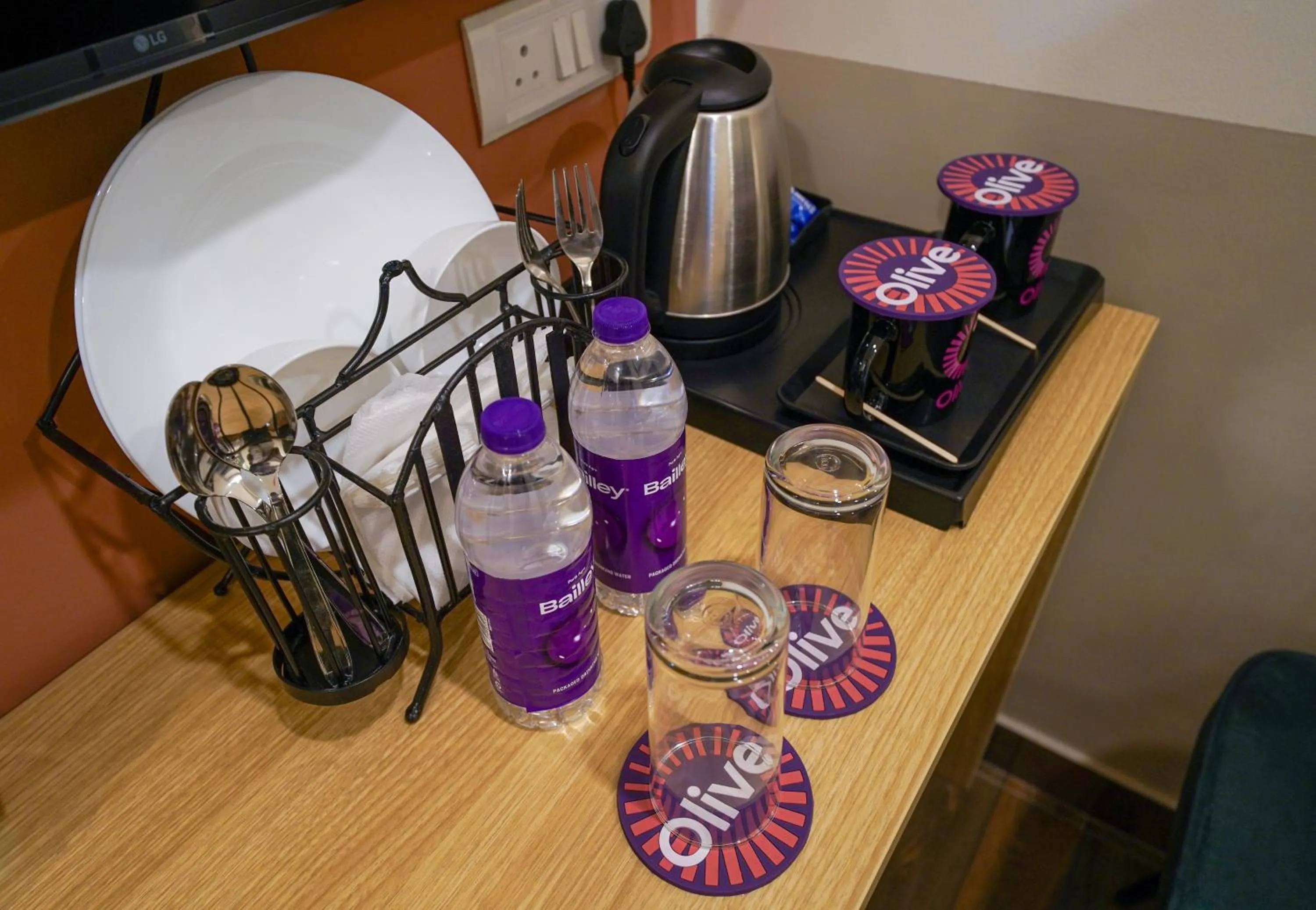 Coffee/tea facilities in Olive Hotel Hosa Road Metro by Embassy Group