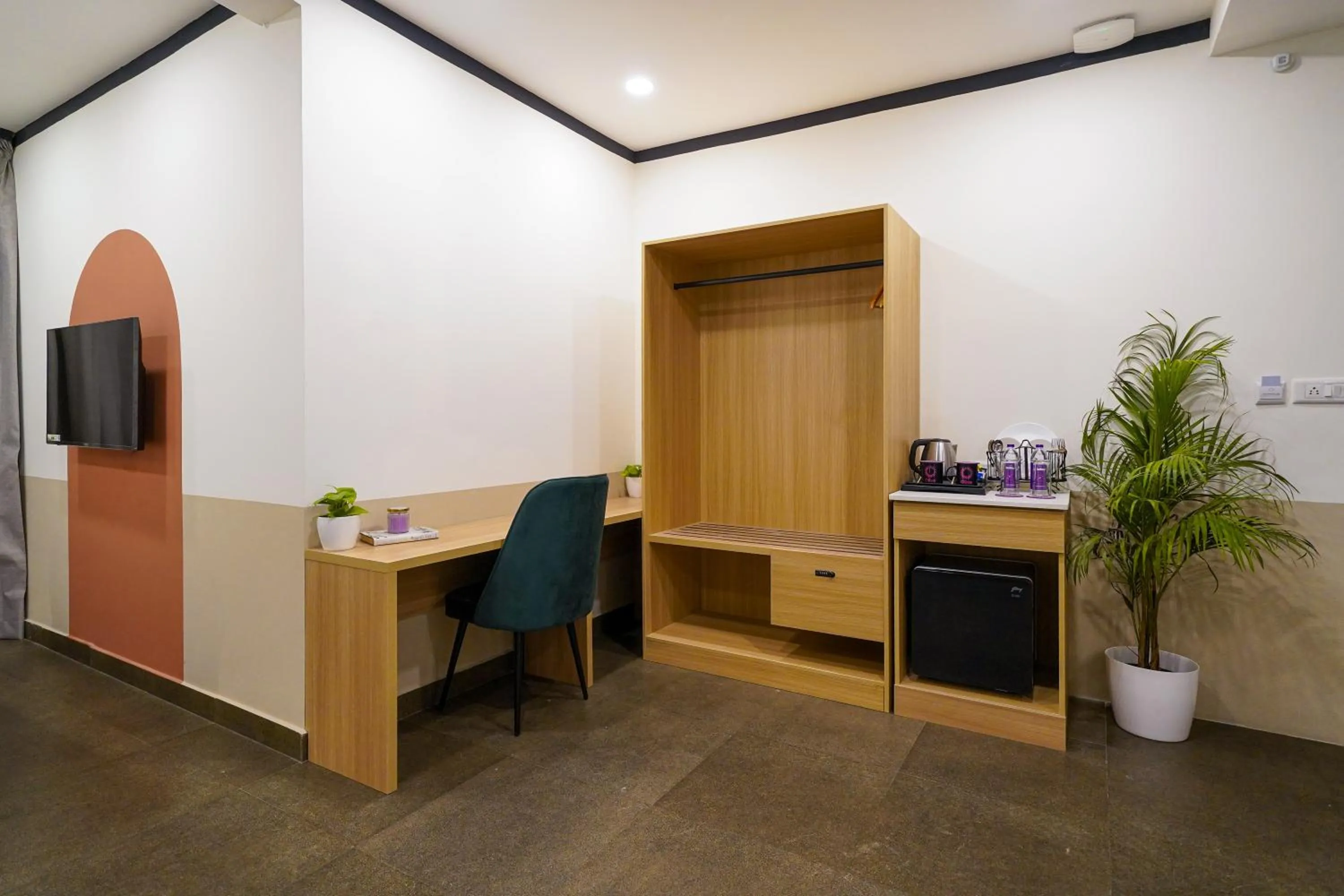 TV and multimedia in Olive Hotel Hosa Road Metro by Embassy Group