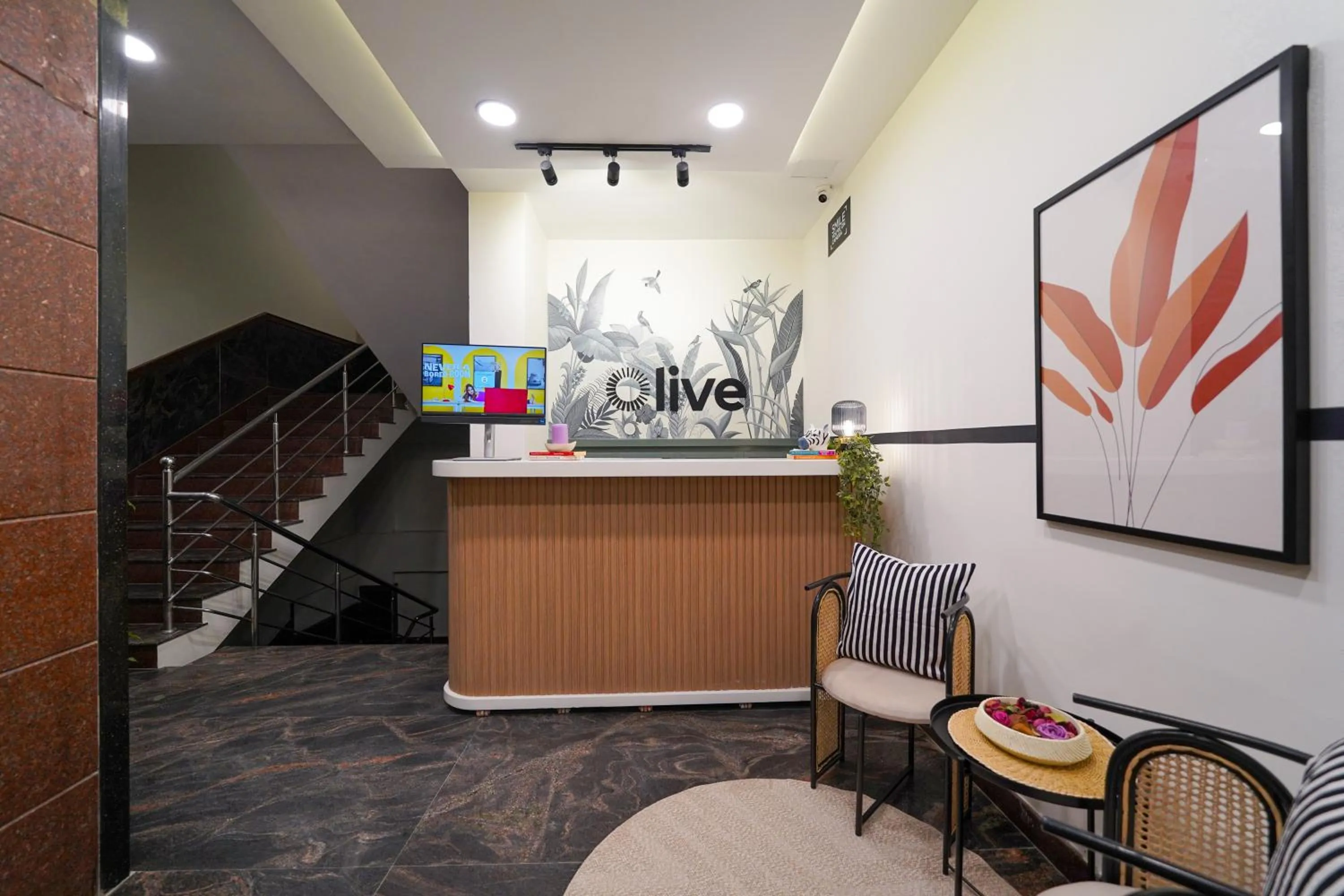 Lobby or reception in Olive Hotel Hosa Road Metro by Embassy Group