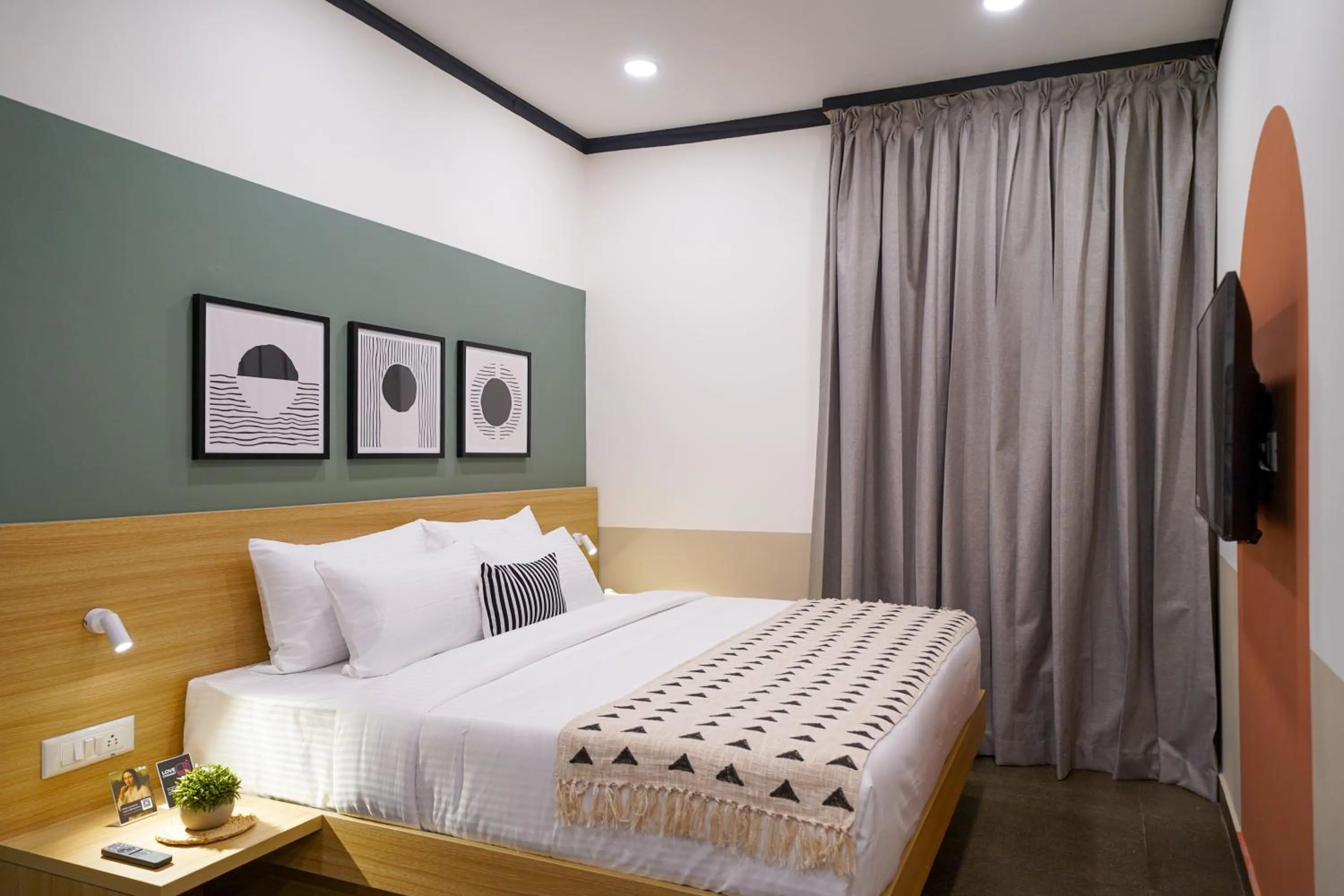 Bed in Olive Hotel Hosa Road Metro by Embassy Group