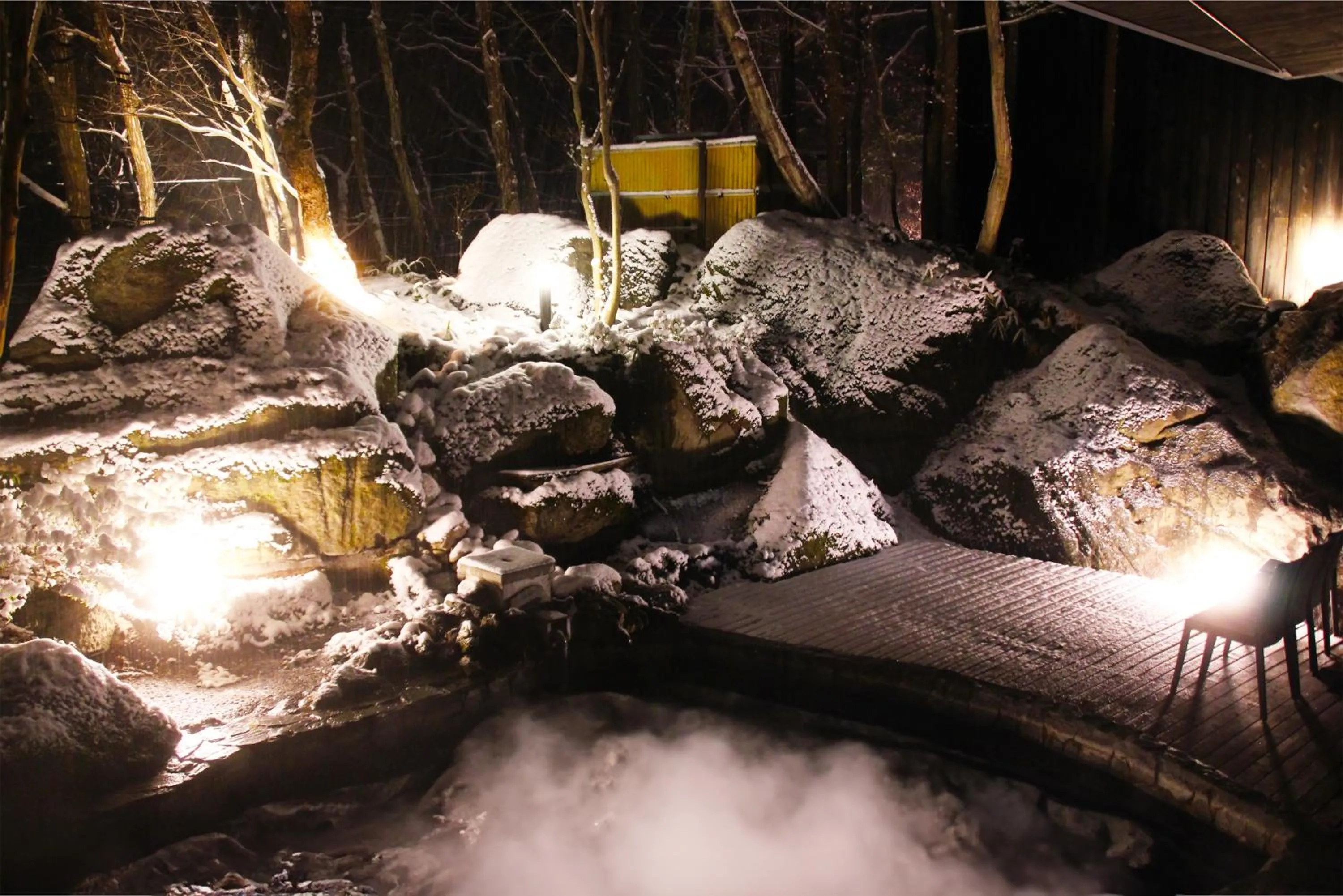 Hot Spring Bath in Resort Hotel RAKI House Nasu