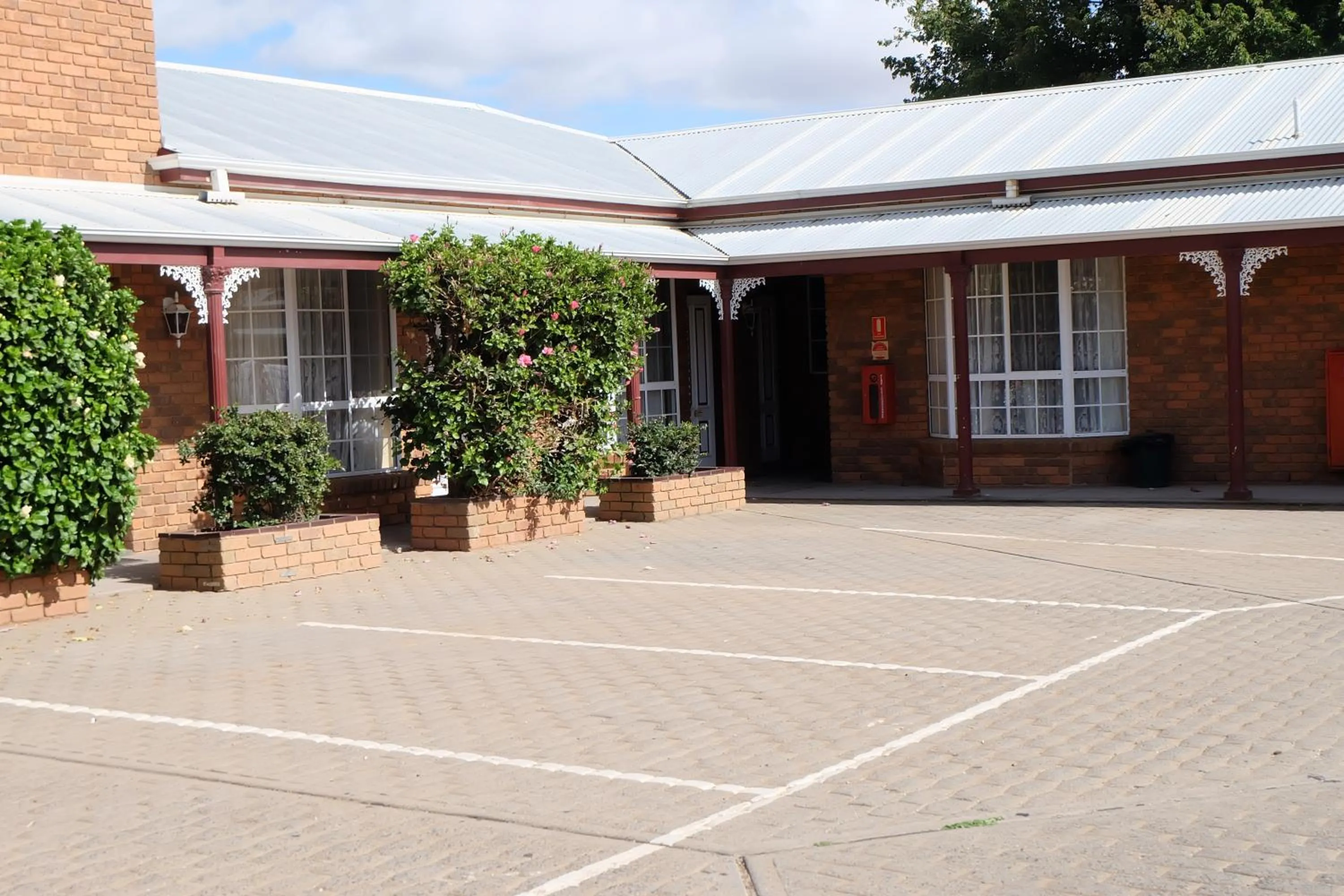 Property building in Charles sturt motor inn