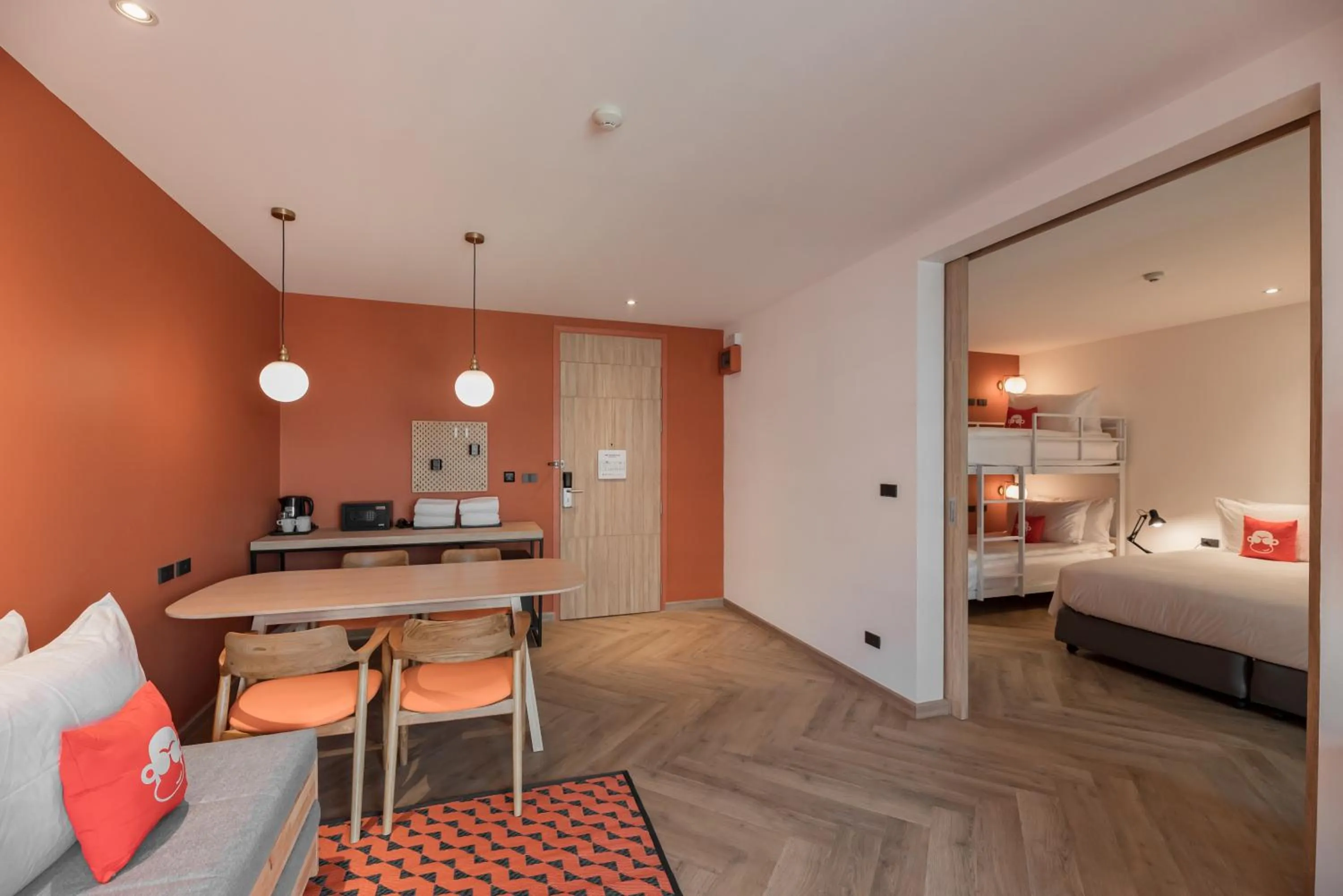 Bed in Blu Monkey Hub and Hotel Bangsaen