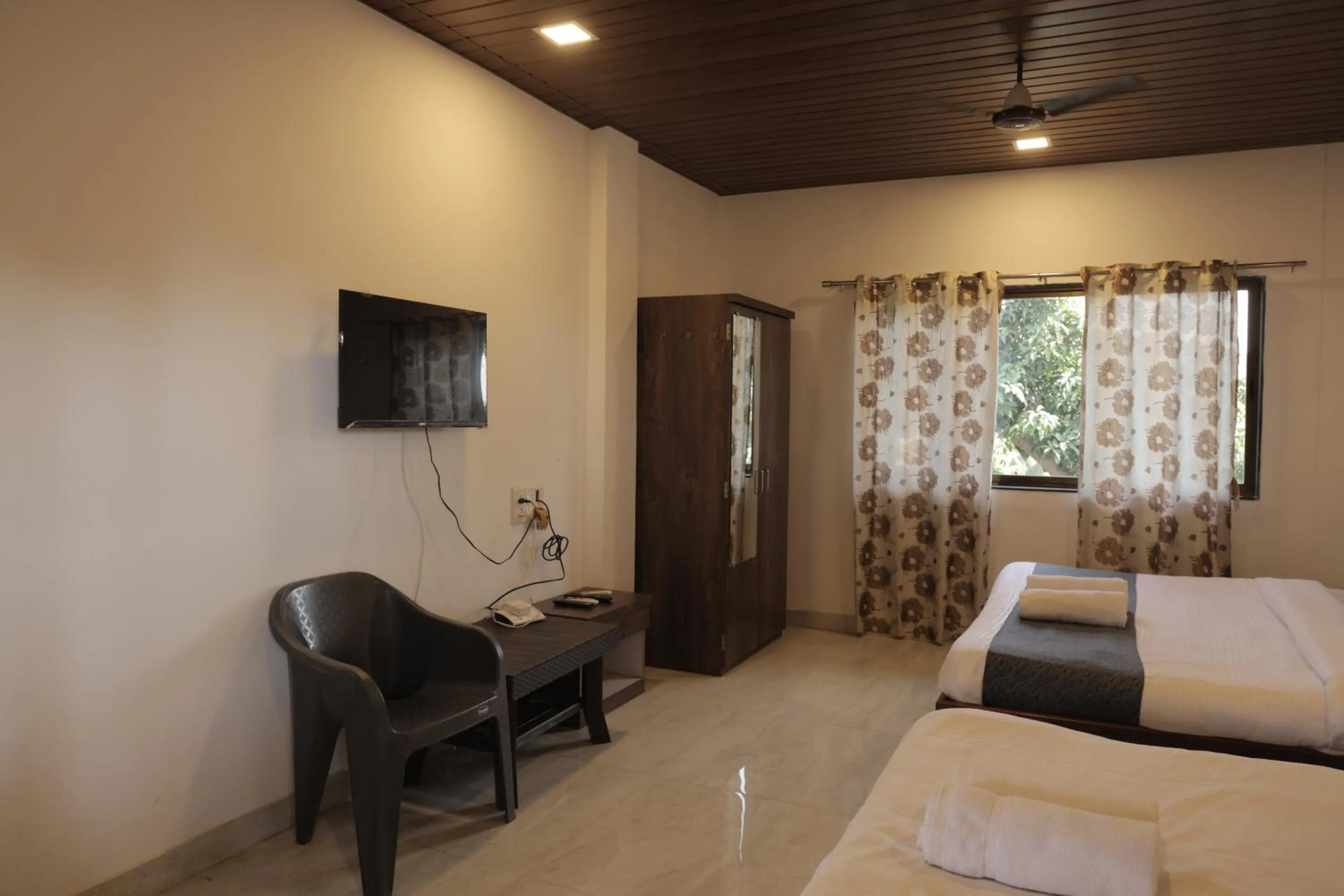 TV and multimedia, Bed in Anant Villa & Resorts