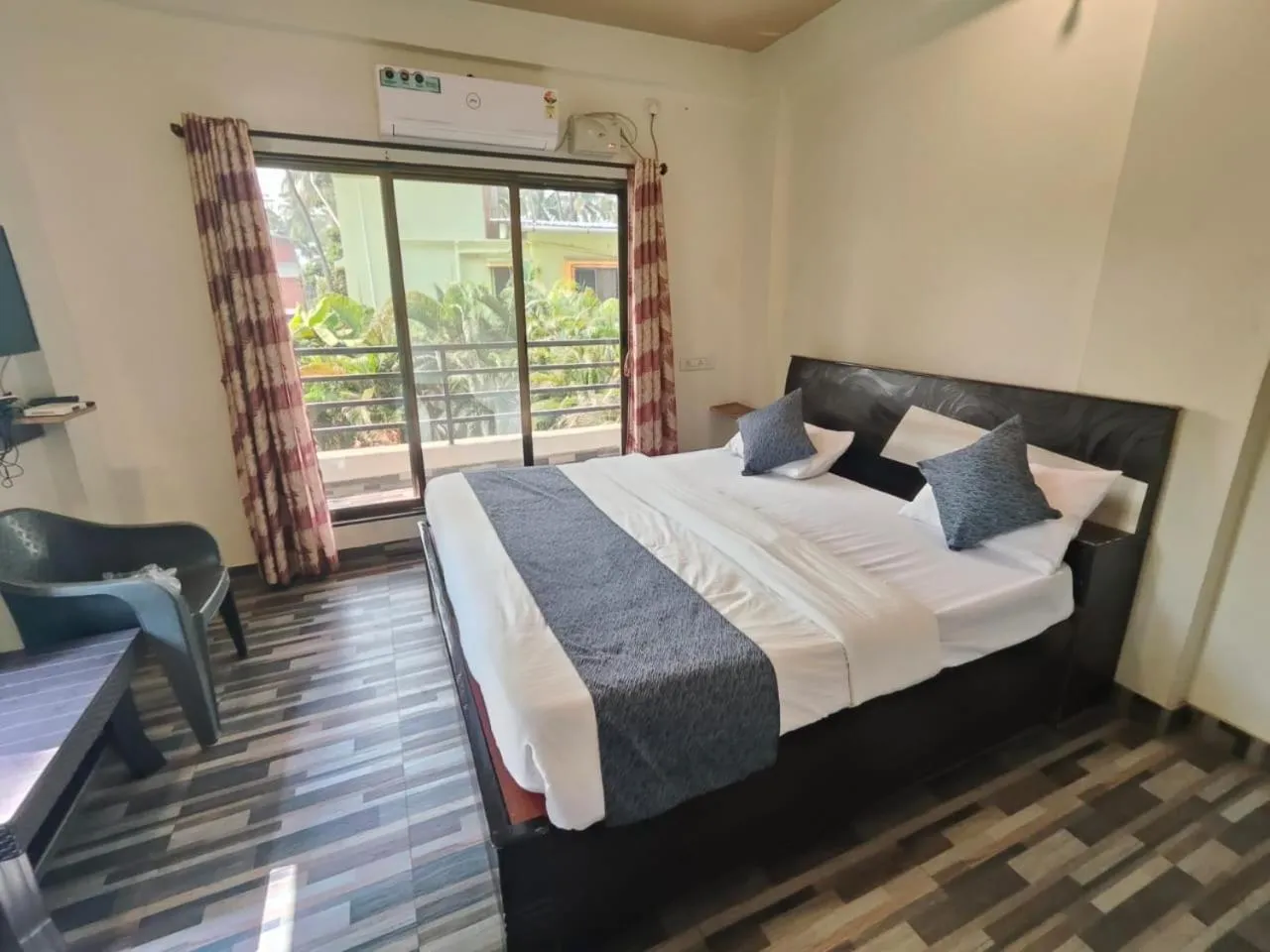 Bed in Anant Villa & Resorts