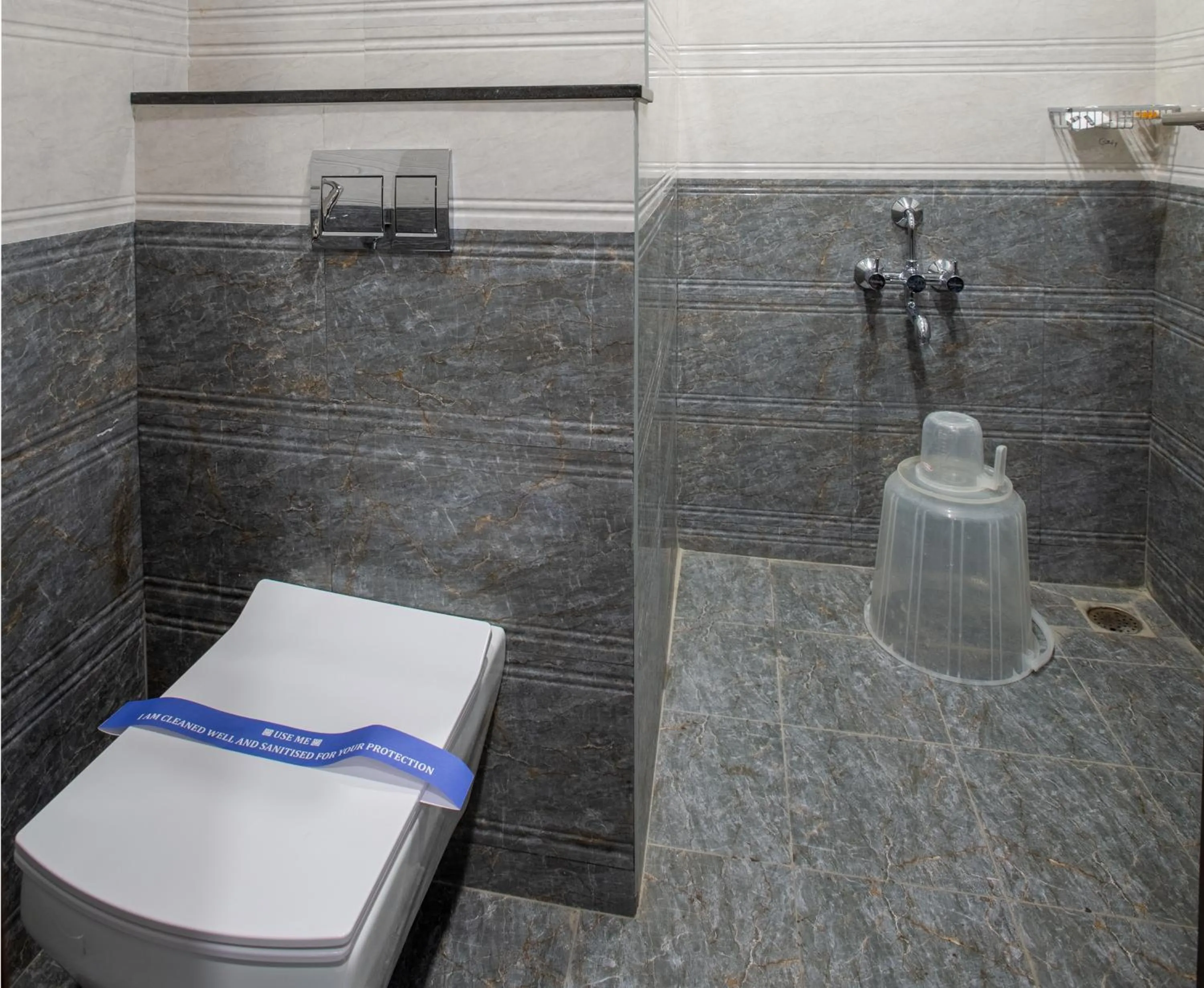 Toilet in PARKKAVAN TOWERS