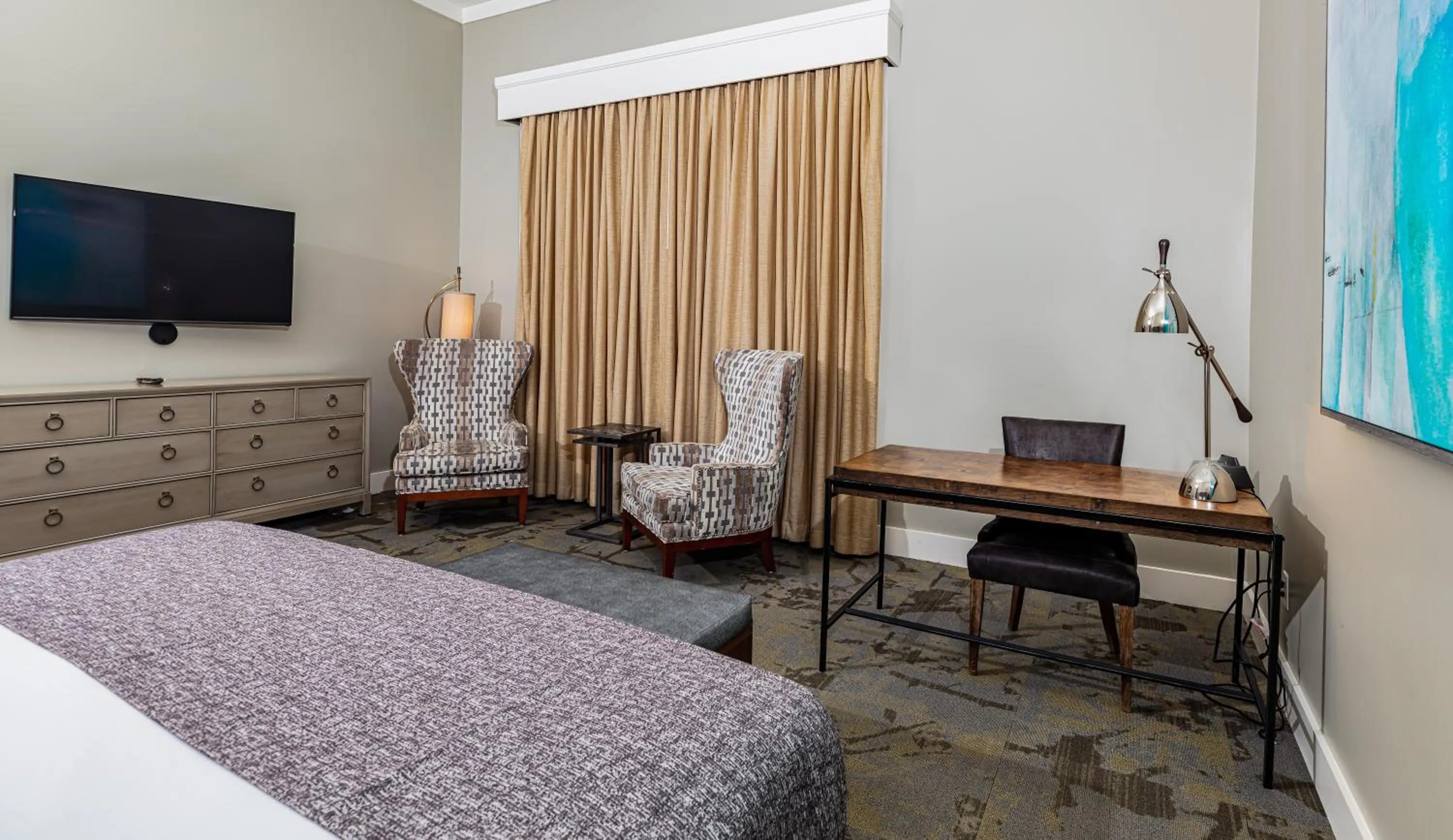 TV and multimedia, Bed in The Inn At The Crossroads