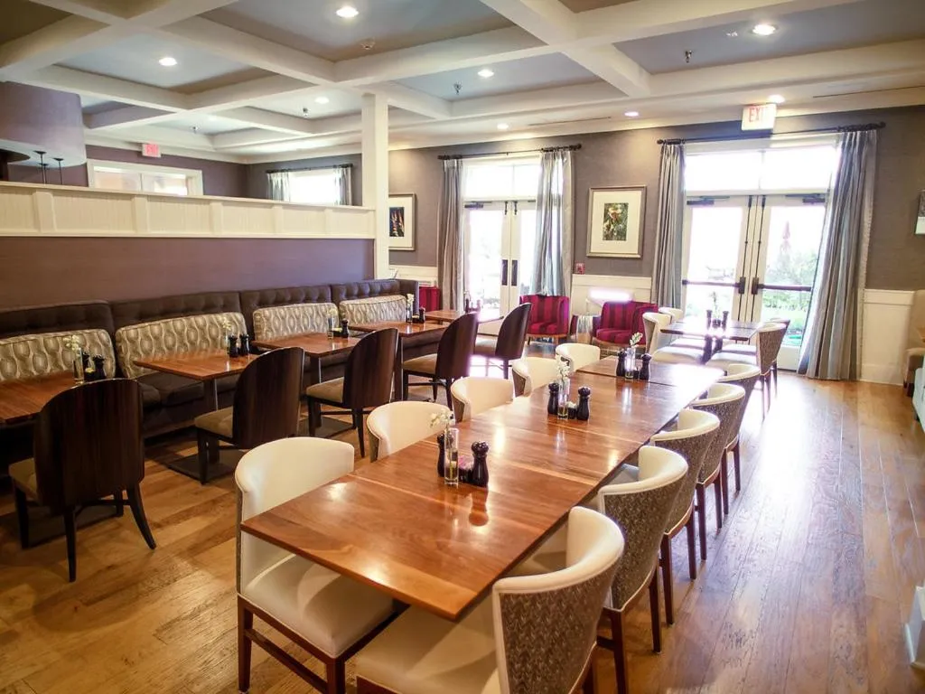 Restaurant/places to eat in The Inn At The Crossroads