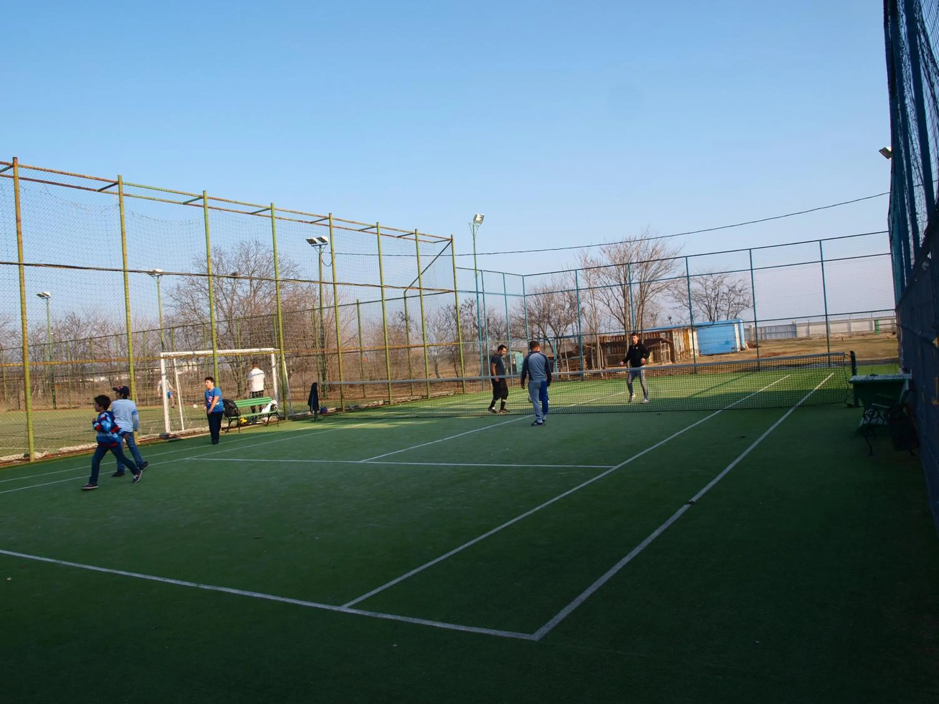 Tennis court in Hotel Doi Taurasi