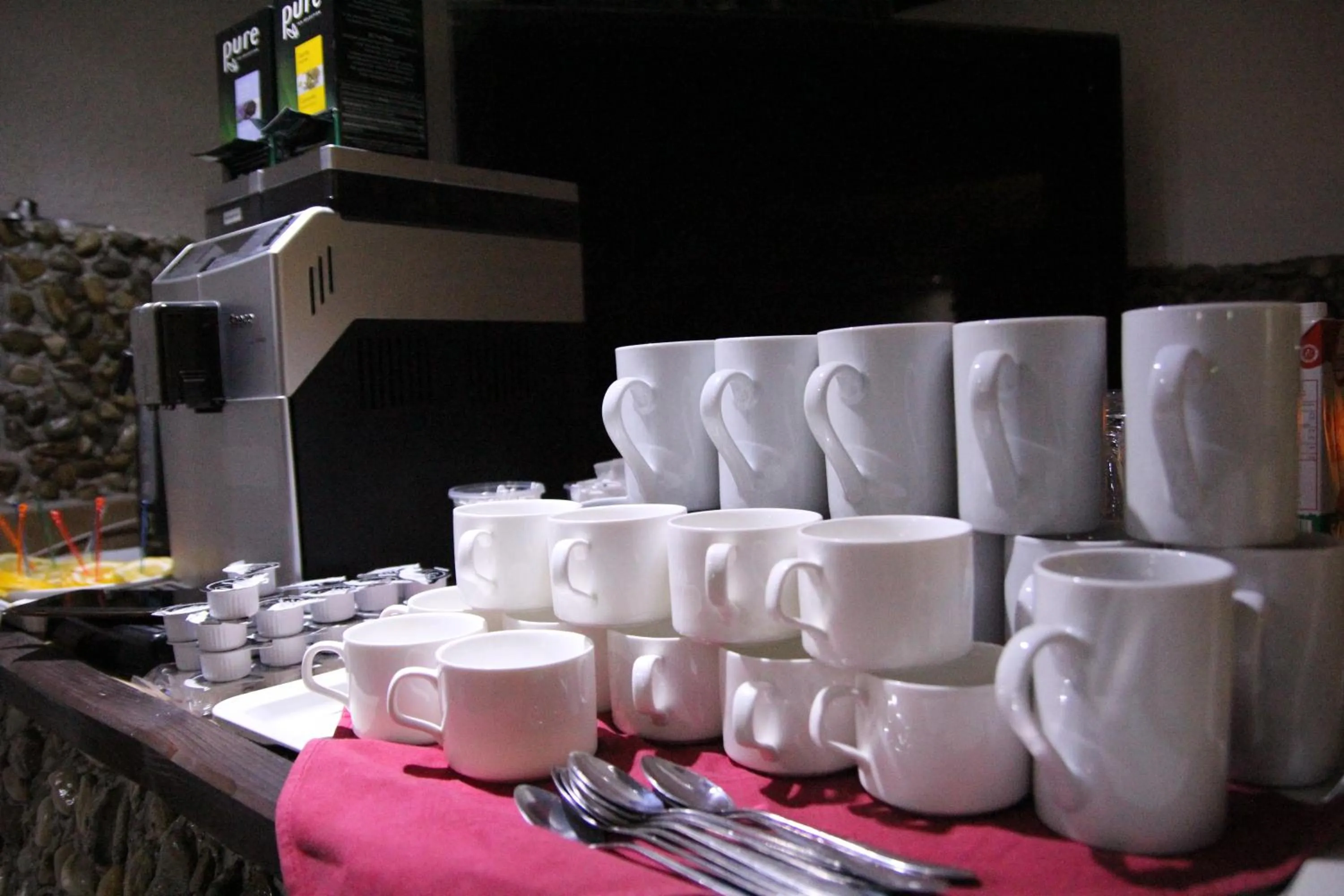 Breakfast in Hotel Doi Taurasi