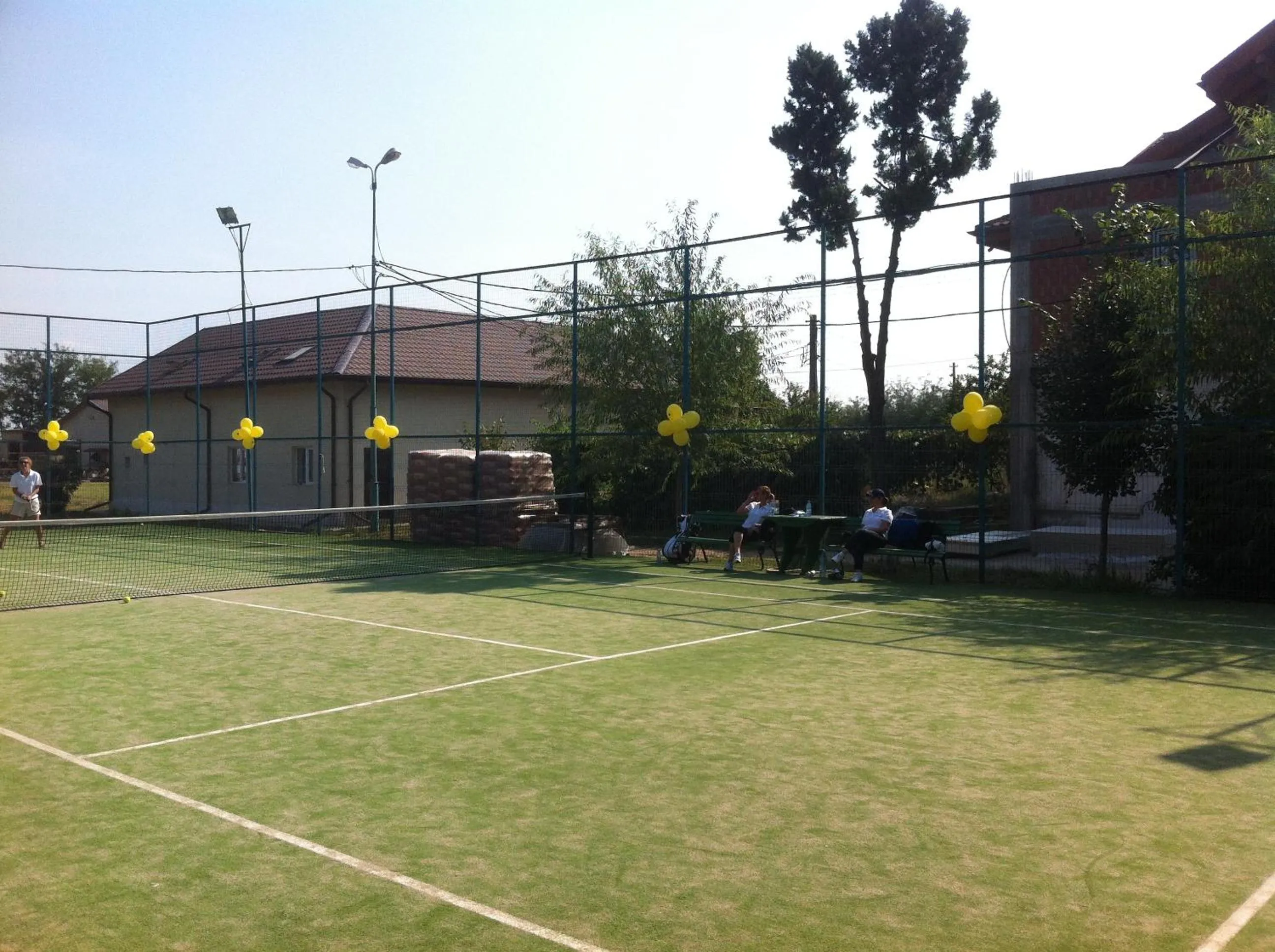Tennis court in Hotel Doi Taurasi