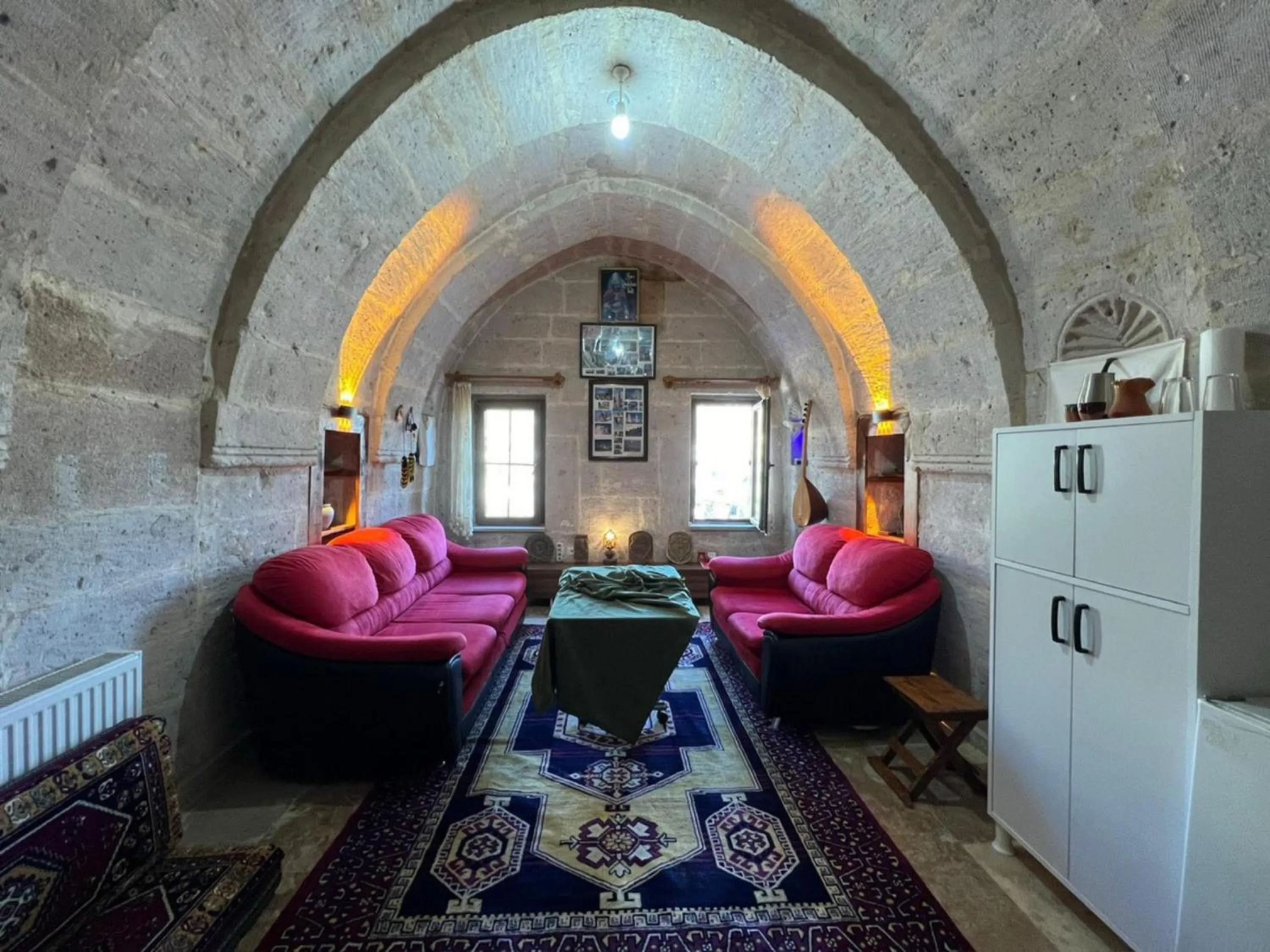 Photo of the whole room in Yeşilöz inn Cave otel