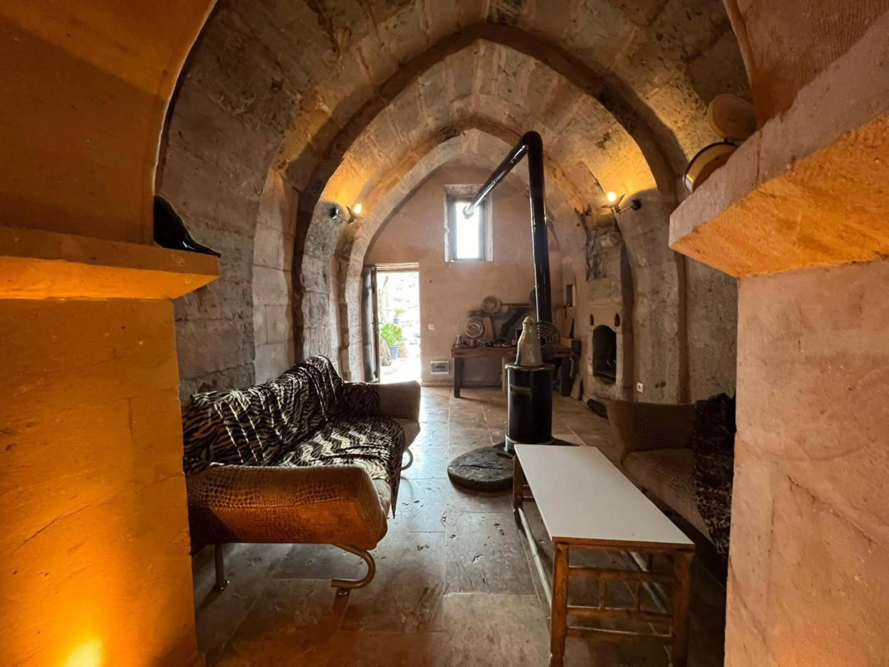 Photo of the whole room in Yeşilöz inn Cave otel